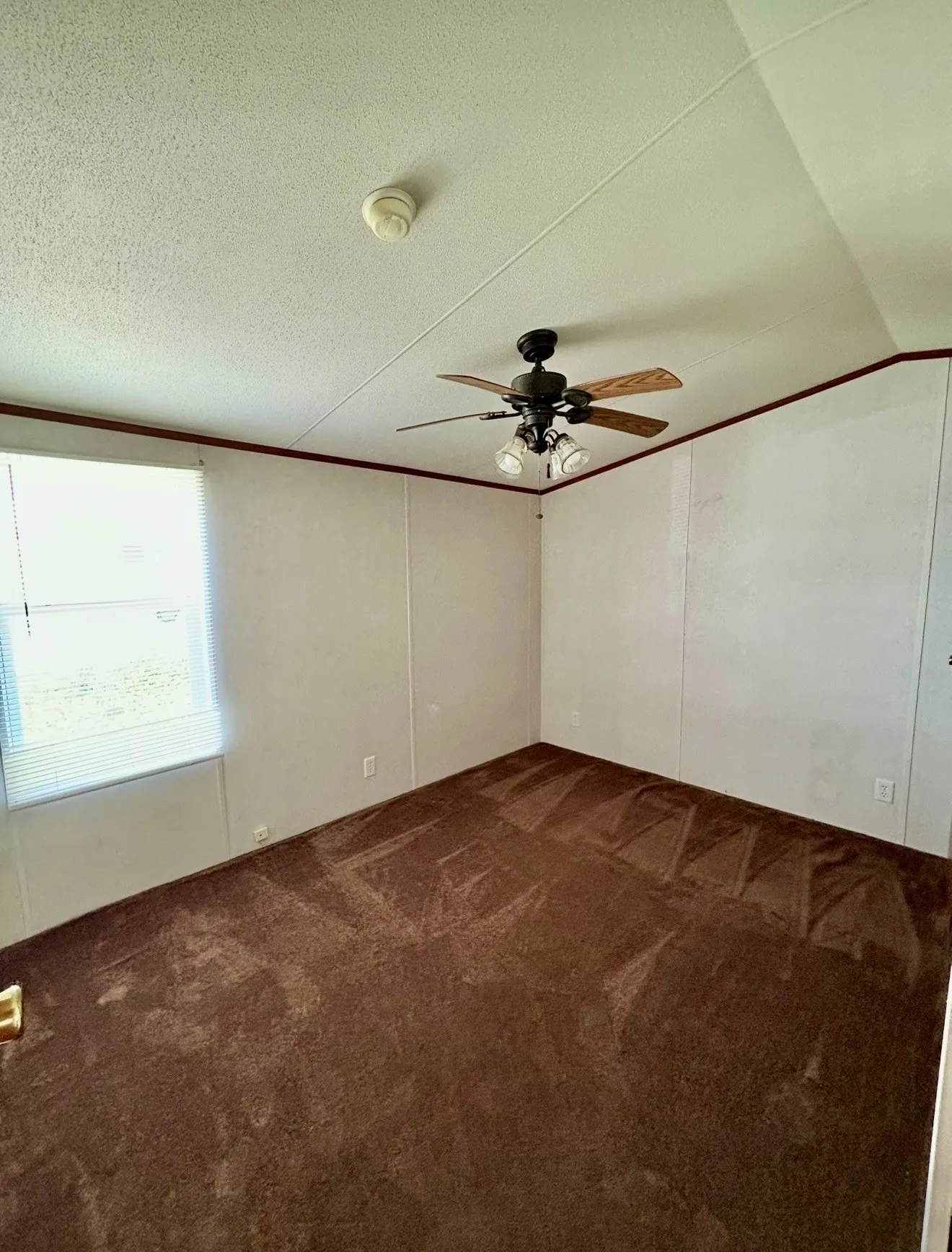 Mobile Home For Rent in Hunt County , 10481 Private Road 3709 11, Wills Point, Texas 75169, 2 Bedroom, 2 Bathroom, Garage spaces, 930 Sqft, built in 2003, mls#21379743, Real Estate Agent in Wills Point, Homes For Rent in Hunt county, Homes For Rent in Wills Point, Realtor in Wills Point Texas, Real Estate Brokerage Independent Realty Texas, Luminita Cordes Realtor
