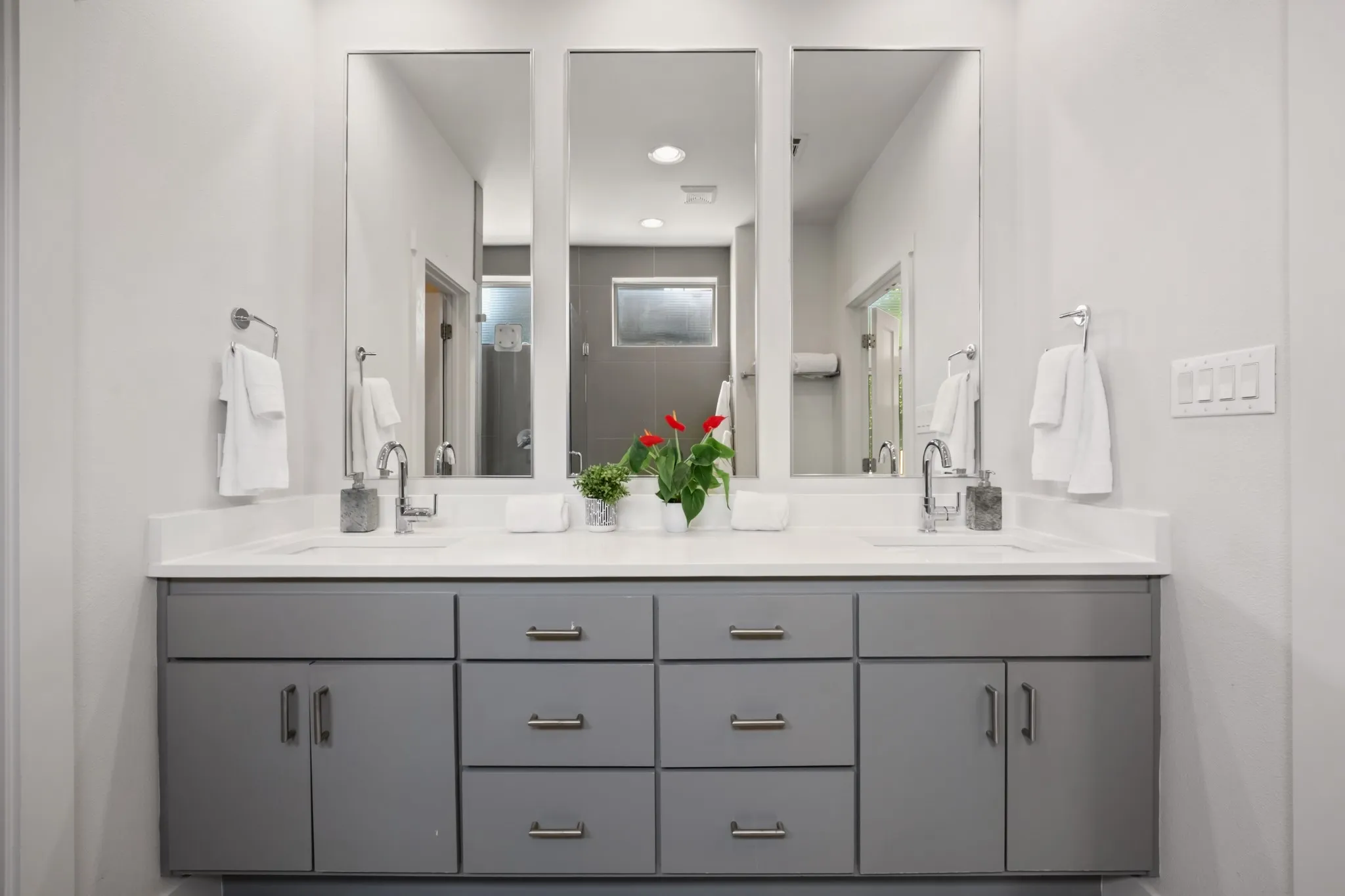 Double vanity with quartz counter