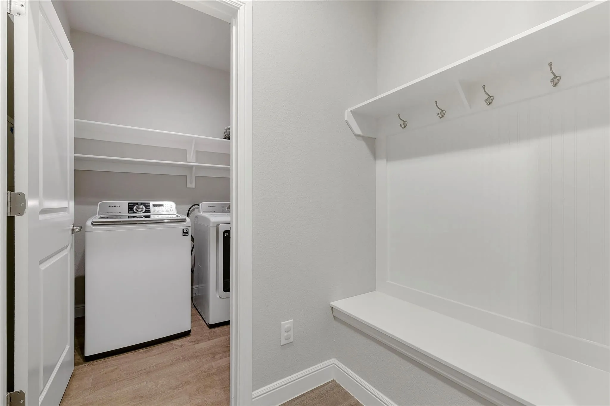 No Washer and dryer. It is just for pic