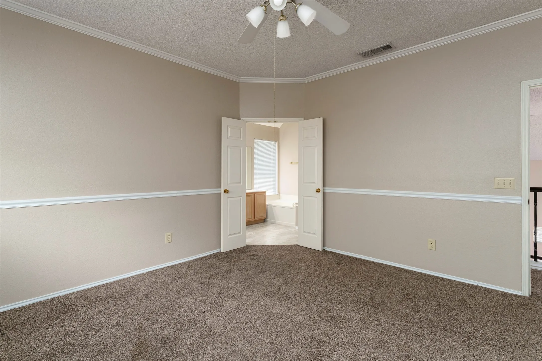Single Family Residence For Sale in Dallas County , 4500 Fargo Drive, Grand Prairie, Texas 75052, 3 Bedroom, 3 Bathroom, 2 Garage spaces, 1,864 Sqft, built in 1991, mls#21379719, Real Estate Agent in Grand Prairie, Homes For Sale in Dallas county, Homes For Sale in Grand Prairie, Realtor in Grand Prairie Texas, Real Estate Brokerage Independent Realty Texas, Luminita Cordes Realtor