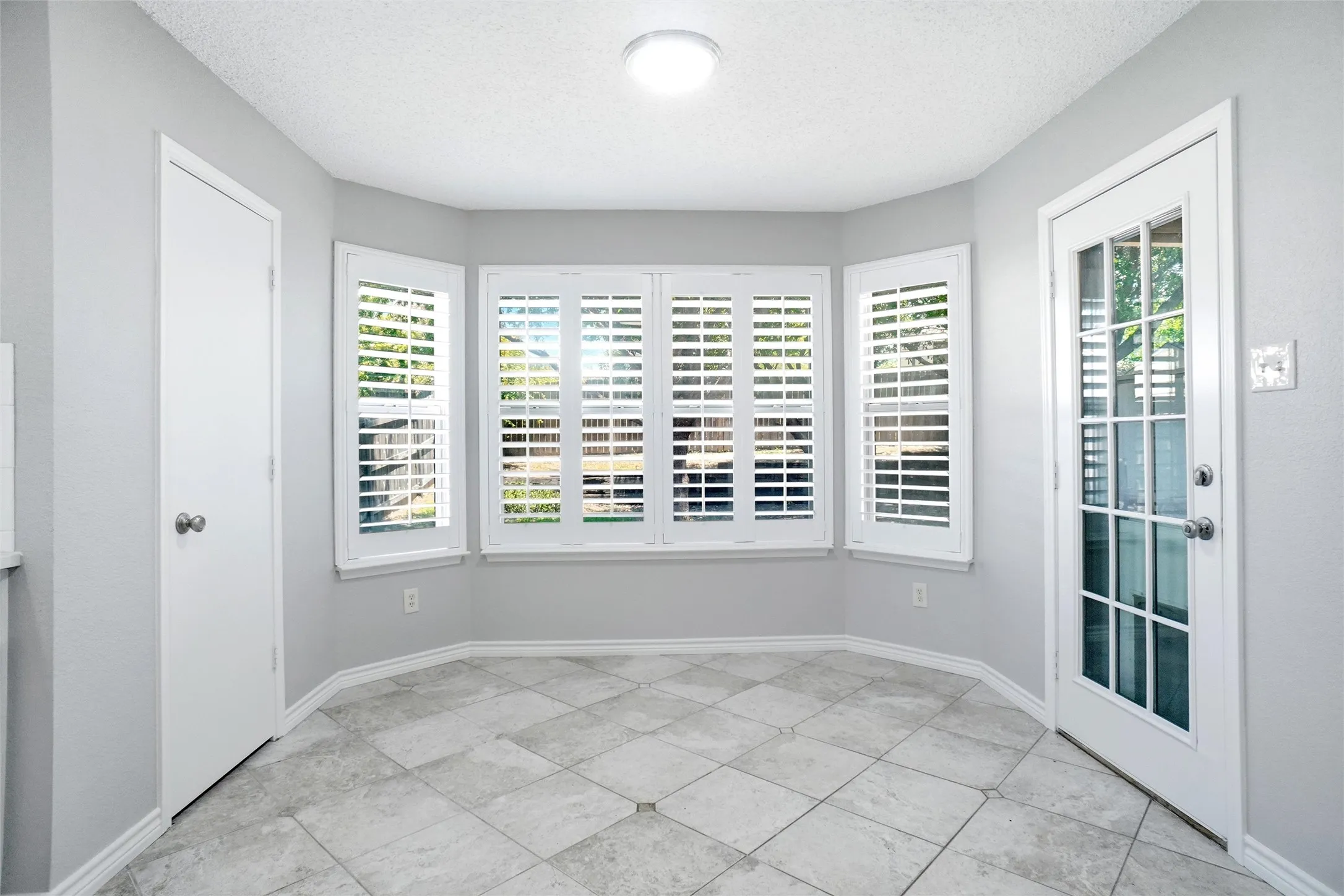 Single Family Residence For Sale in Tarrant County , 1105 Doreen Street, White Settlement, Texas 76108, 4 Bedroom, 2 Bathroom, 2 Garage spaces, 1,764 Sqft, built in 2001, mls#21378688, Real Estate Agent in White Settlement, Homes For Sale in Tarrant county, Homes For Sale in White Settlement, Realtor in White Settlement Texas, Real Estate Brokerage Independent Realty Texas, Luminita Cordes Realtor