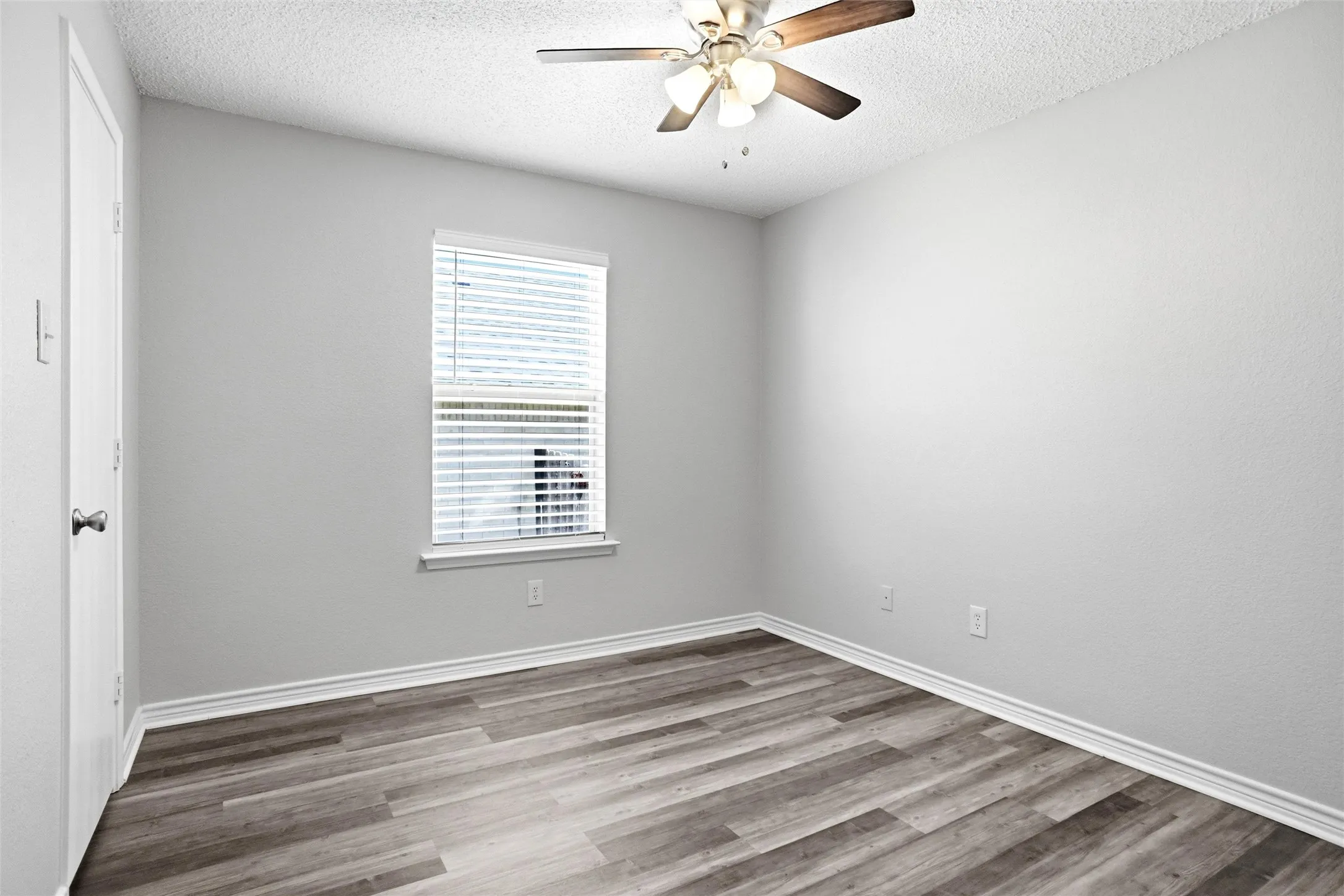 Single Family Residence For Sale in Tarrant County , 1105 Doreen Street, White Settlement, Texas 76108, 4 Bedroom, 2 Bathroom, 2 Garage spaces, 1,764 Sqft, built in 2001, mls#21378688, Real Estate Agent in White Settlement, Homes For Sale in Tarrant county, Homes For Sale in White Settlement, Realtor in White Settlement Texas, Real Estate Brokerage Independent Realty Texas, Luminita Cordes Realtor