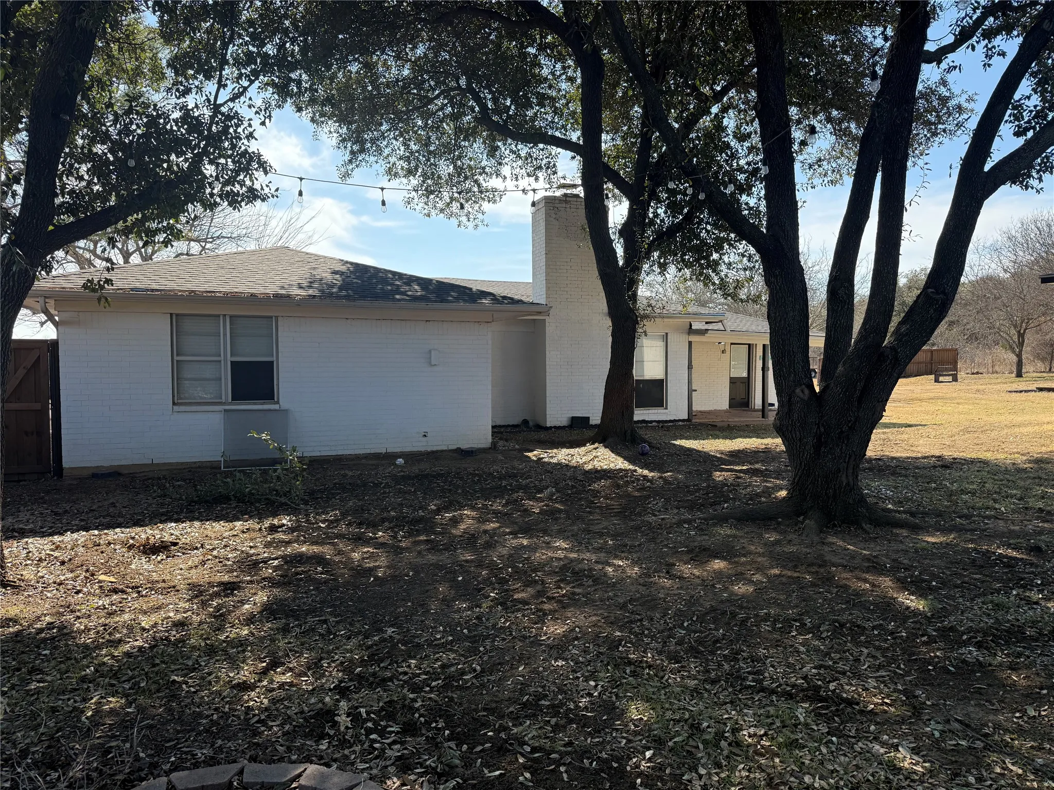 Single Family Residence For Sale in Palo Pinto County , 2817 NE 11th Street, Mineral Wells, Texas 76067, 3 Bedroom, 2 Bathroom, 2 Garage spaces, 2,056 Sqft, built in 1974, mls#21379754, Real Estate Agent in Mineral Wells, Homes For Sale in Palo Pinto county, Homes For Sale in Mineral Wells, Realtor in Mineral Wells Texas, Real Estate Brokerage Independent Realty Texas, Luminita Cordes Realtor