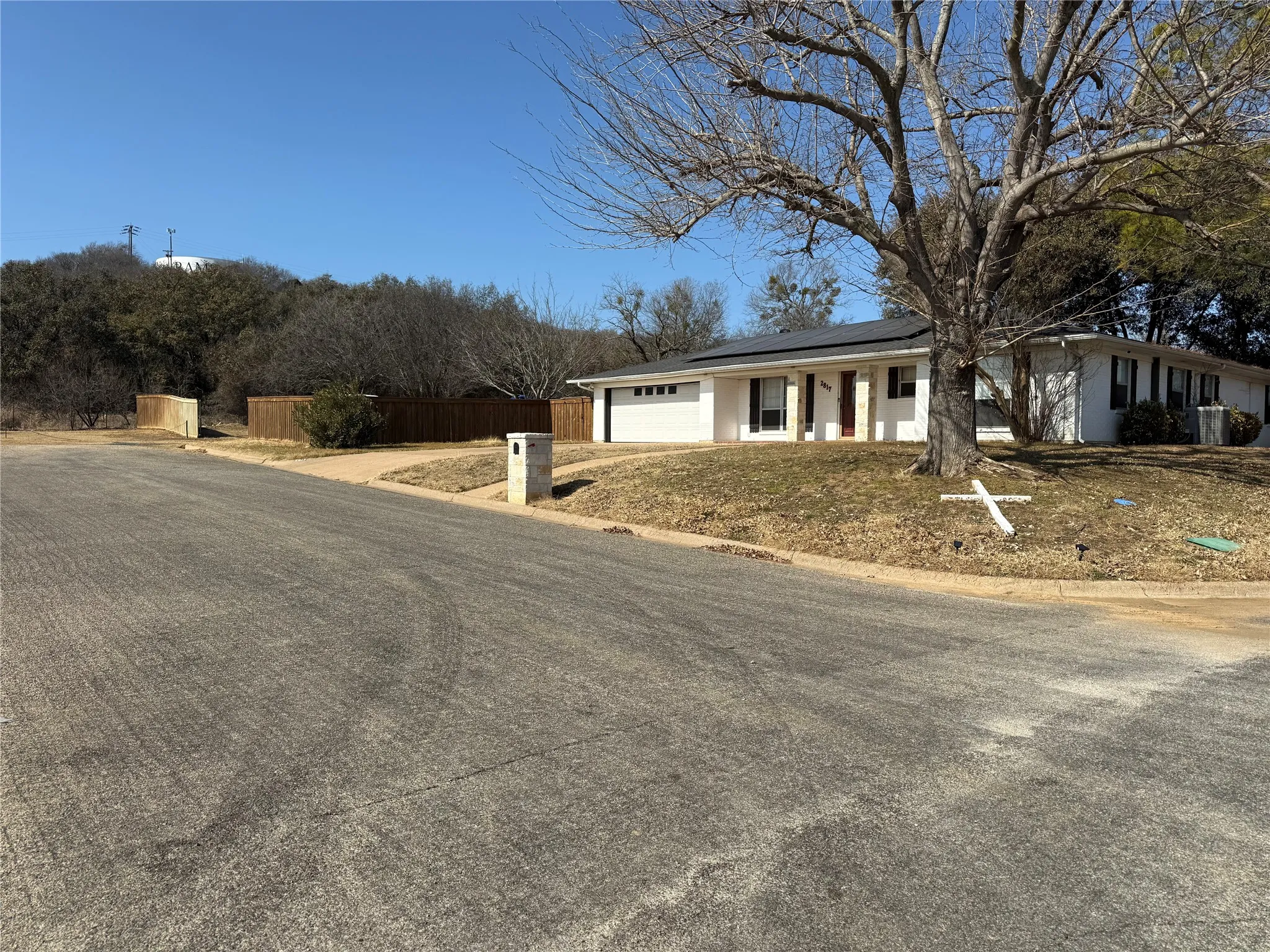 Single Family Residence For Sale in Palo Pinto County , 2817 NE 11th Street, Mineral Wells, Texas 76067, 3 Bedroom, 2 Bathroom, 2 Garage spaces, 2,056 Sqft, built in 1974, mls#21379754, Real Estate Agent in Mineral Wells, Homes For Sale in Palo Pinto county, Homes For Sale in Mineral Wells, Realtor in Mineral Wells Texas, Real Estate Brokerage Independent Realty Texas, Luminita Cordes Realtor