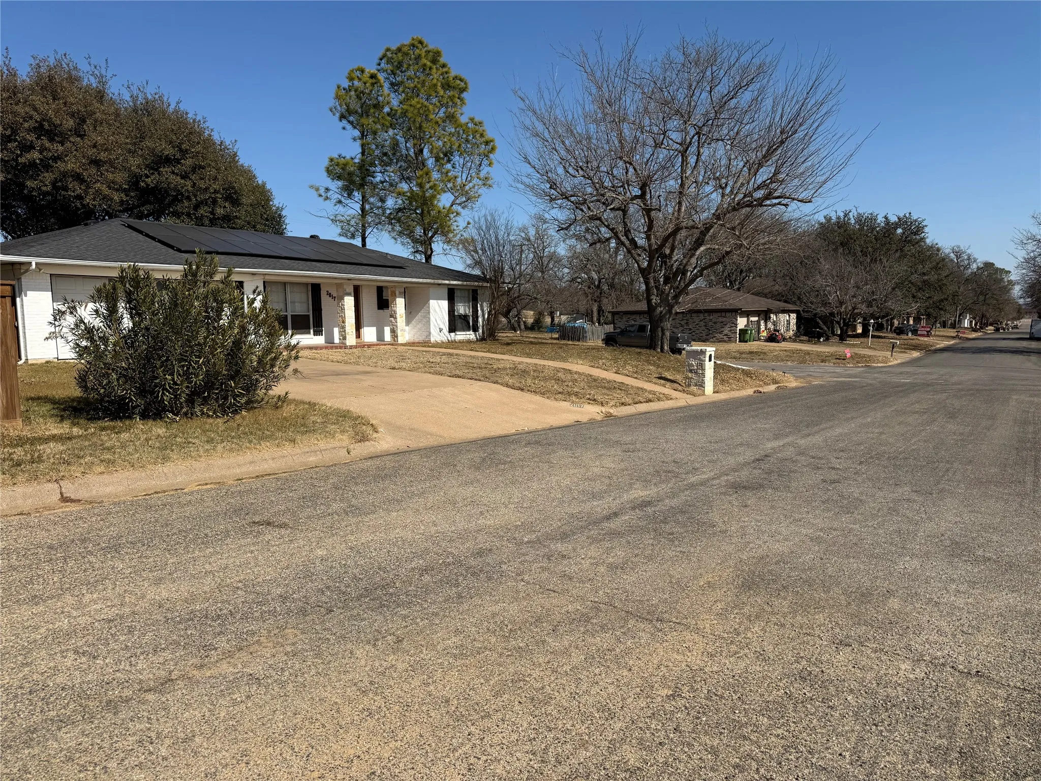 Single Family Residence For Sale in Palo Pinto County , 2817 NE 11th Street, Mineral Wells, Texas 76067, 3 Bedroom, 2 Bathroom, 2 Garage spaces, 2,056 Sqft, built in 1974, mls#21379754, Real Estate Agent in Mineral Wells, Homes For Sale in Palo Pinto county, Homes For Sale in Mineral Wells, Realtor in Mineral Wells Texas, Real Estate Brokerage Independent Realty Texas, Luminita Cordes Realtor