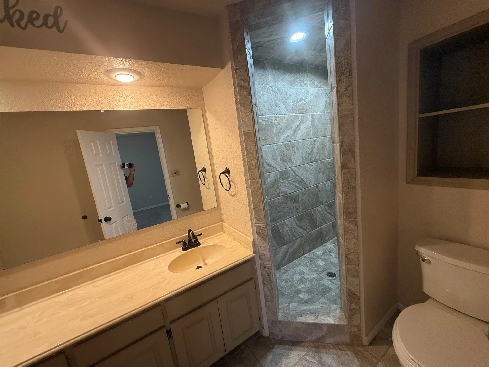 Single Family Residence For Sale in Palo Pinto County , 2817 NE 11th Street, Mineral Wells, Texas 76067, 3 Bedroom, 2 Bathroom, 2 Garage spaces, 2,056 Sqft, built in 1974, mls#21379754, Real Estate Agent in Mineral Wells, Homes For Sale in Palo Pinto county, Homes For Sale in Mineral Wells, Realtor in Mineral Wells Texas, Real Estate Brokerage Independent Realty Texas, Luminita Cordes Realtor