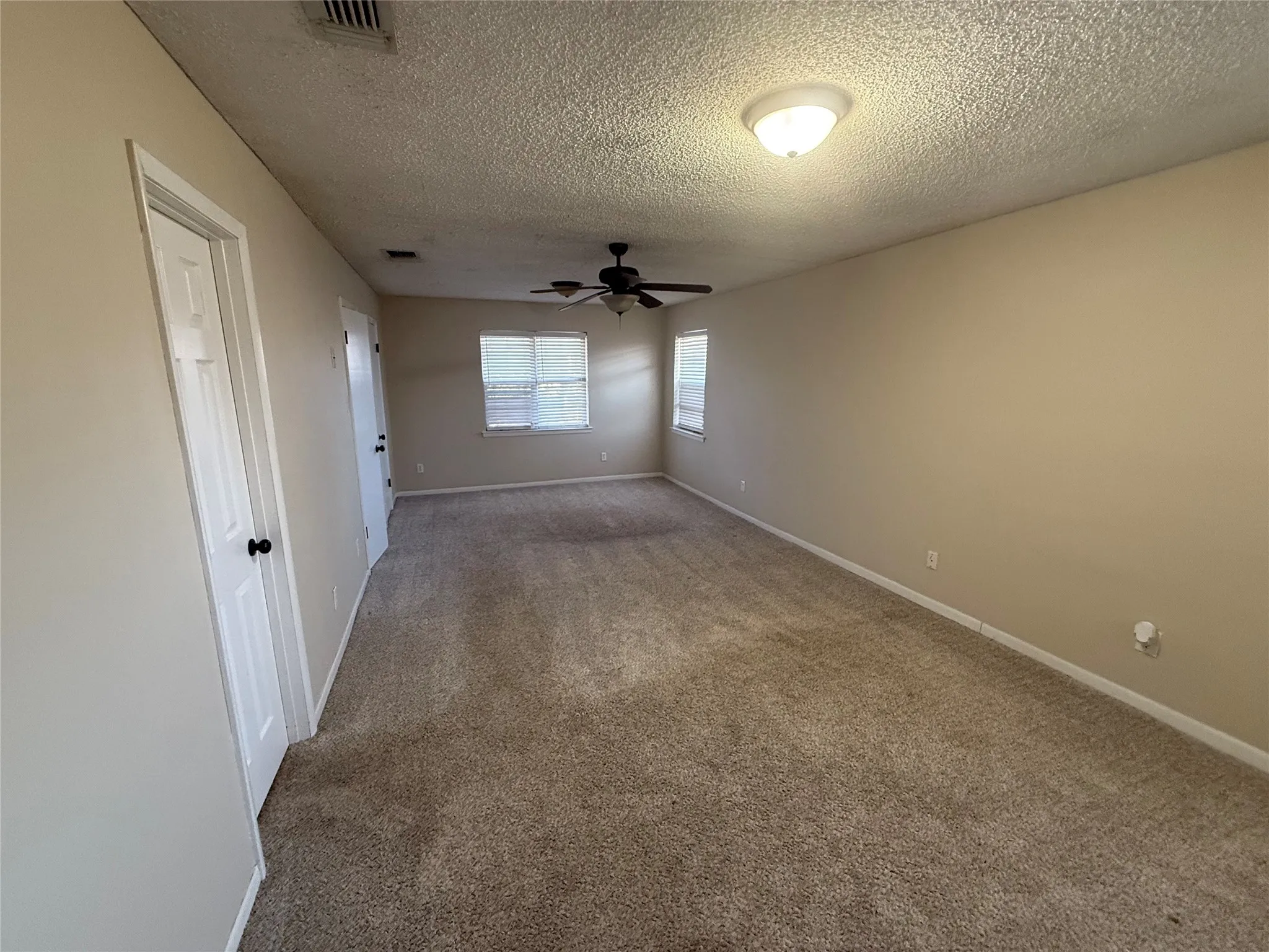 Single Family Residence For Sale in Palo Pinto County , 2817 NE 11th Street, Mineral Wells, Texas 76067, 3 Bedroom, 2 Bathroom, 2 Garage spaces, 2,056 Sqft, built in 1974, mls#21379754, Real Estate Agent in Mineral Wells, Homes For Sale in Palo Pinto county, Homes For Sale in Mineral Wells, Realtor in Mineral Wells Texas, Real Estate Brokerage Independent Realty Texas, Luminita Cordes Realtor