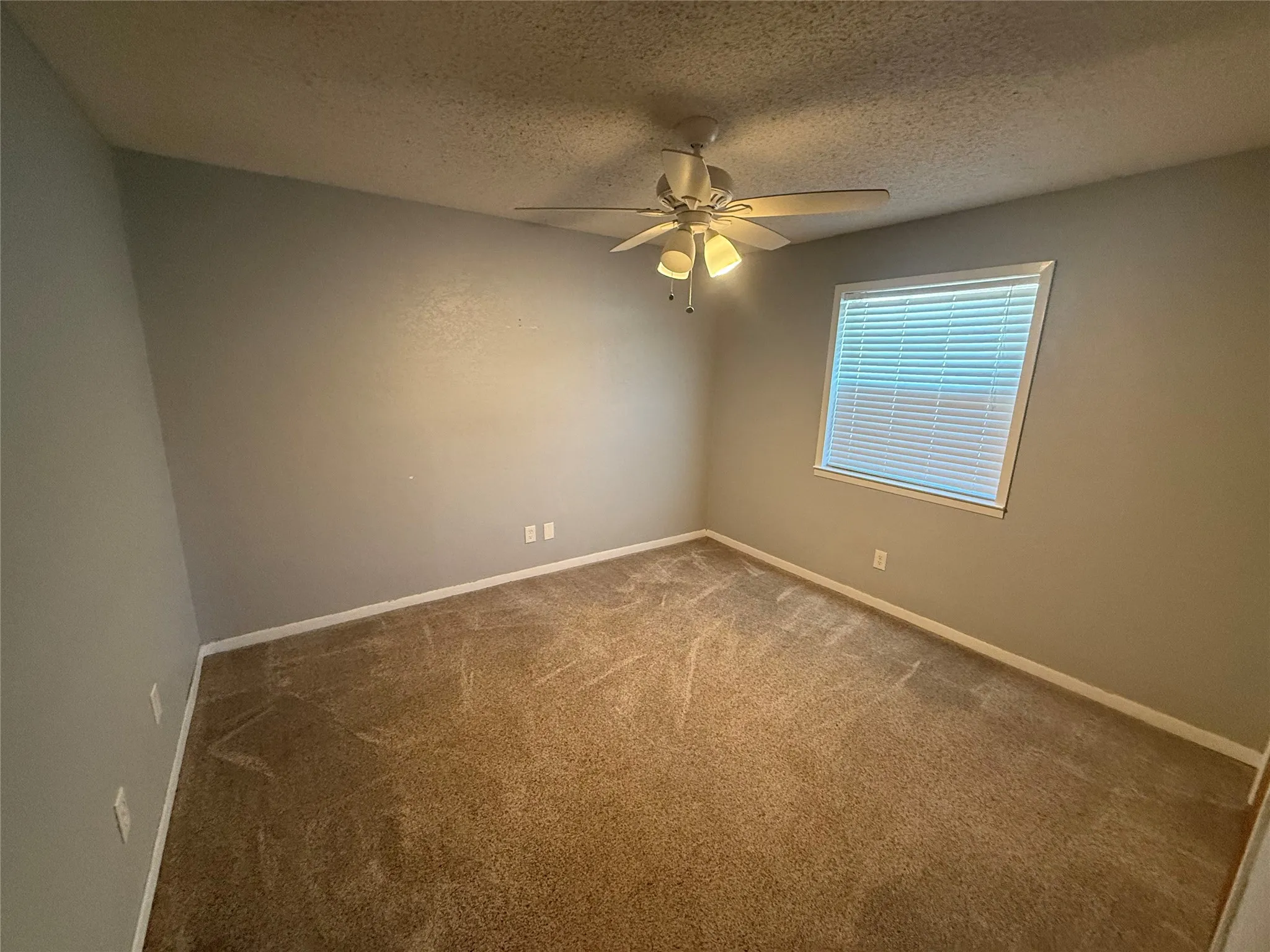 Single Family Residence For Sale in Palo Pinto County , 2817 NE 11th Street, Mineral Wells, Texas 76067, 3 Bedroom, 2 Bathroom, 2 Garage spaces, 2,056 Sqft, built in 1974, mls#21379754, Real Estate Agent in Mineral Wells, Homes For Sale in Palo Pinto county, Homes For Sale in Mineral Wells, Realtor in Mineral Wells Texas, Real Estate Brokerage Independent Realty Texas, Luminita Cordes Realtor