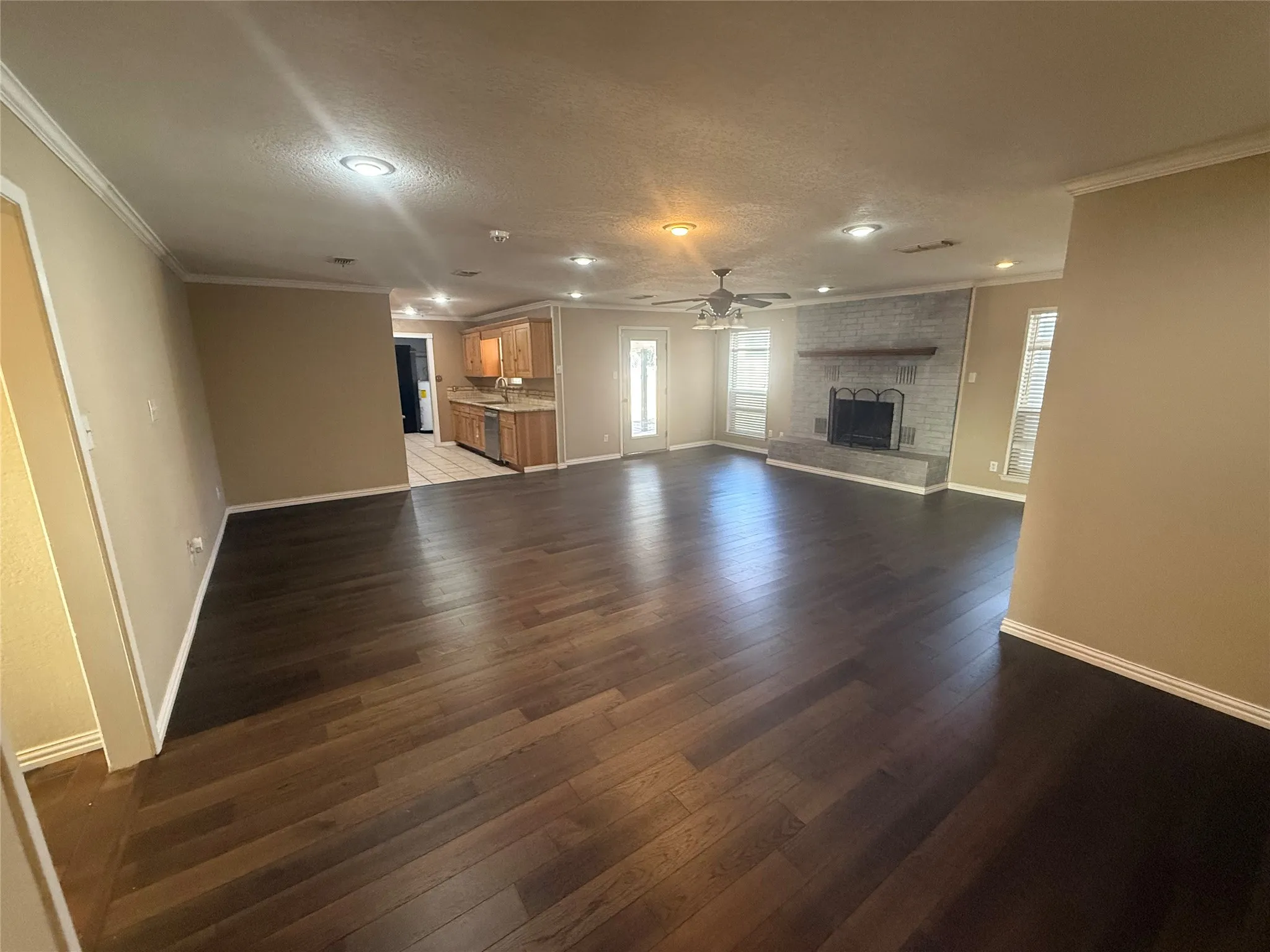 Single Family Residence For Sale in Palo Pinto County , 2817 NE 11th Street, Mineral Wells, Texas 76067, 3 Bedroom, 2 Bathroom, 2 Garage spaces, 2,056 Sqft, built in 1974, mls#21379754, Real Estate Agent in Mineral Wells, Homes For Sale in Palo Pinto county, Homes For Sale in Mineral Wells, Realtor in Mineral Wells Texas, Real Estate Brokerage Independent Realty Texas, Luminita Cordes Realtor