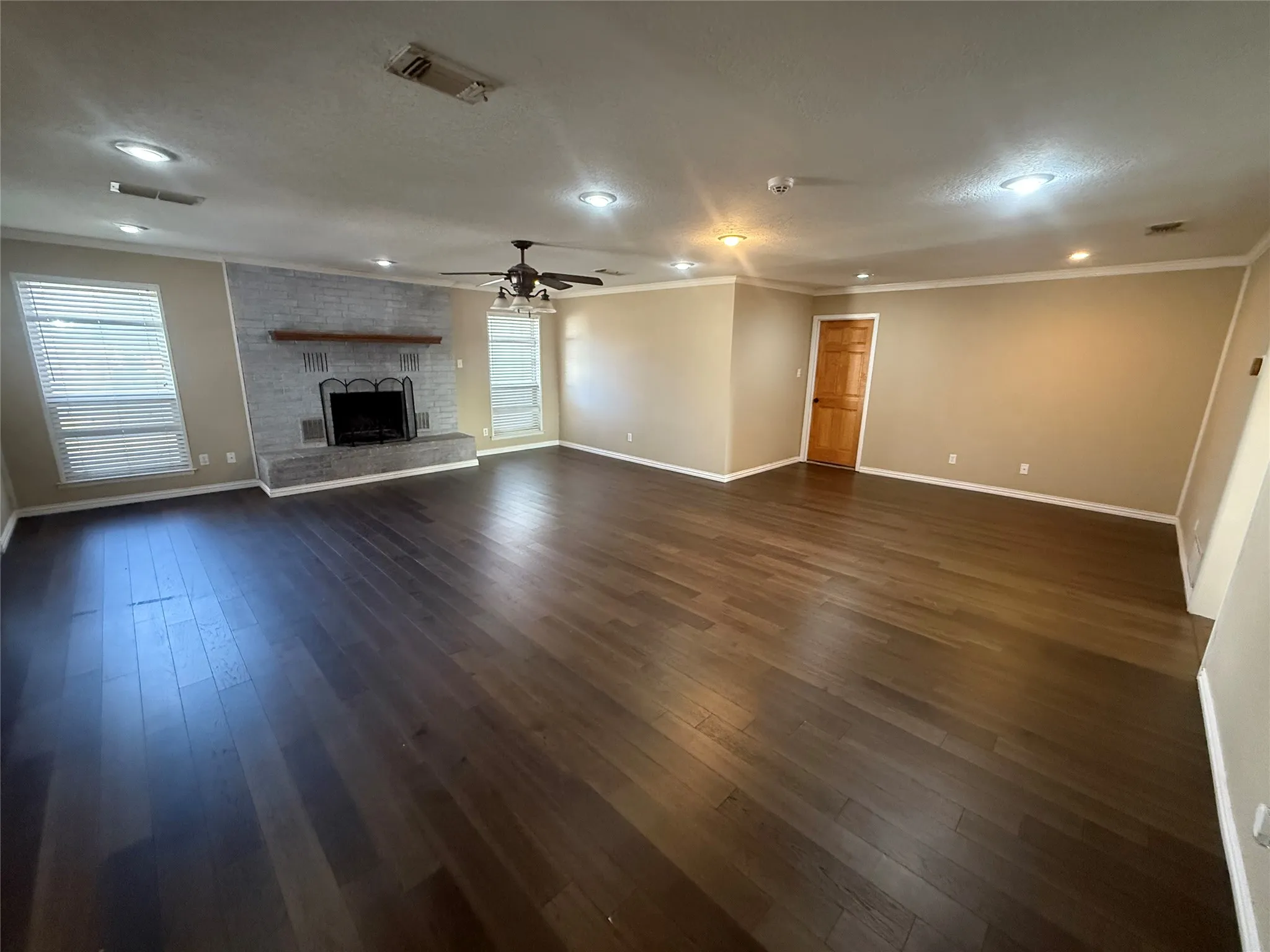 Single Family Residence For Sale in Palo Pinto County , 2817 NE 11th Street, Mineral Wells, Texas 76067, 3 Bedroom, 2 Bathroom, 2 Garage spaces, 2,056 Sqft, built in 1974, mls#21379754, Real Estate Agent in Mineral Wells, Homes For Sale in Palo Pinto county, Homes For Sale in Mineral Wells, Realtor in Mineral Wells Texas, Real Estate Brokerage Independent Realty Texas, Luminita Cordes Realtor