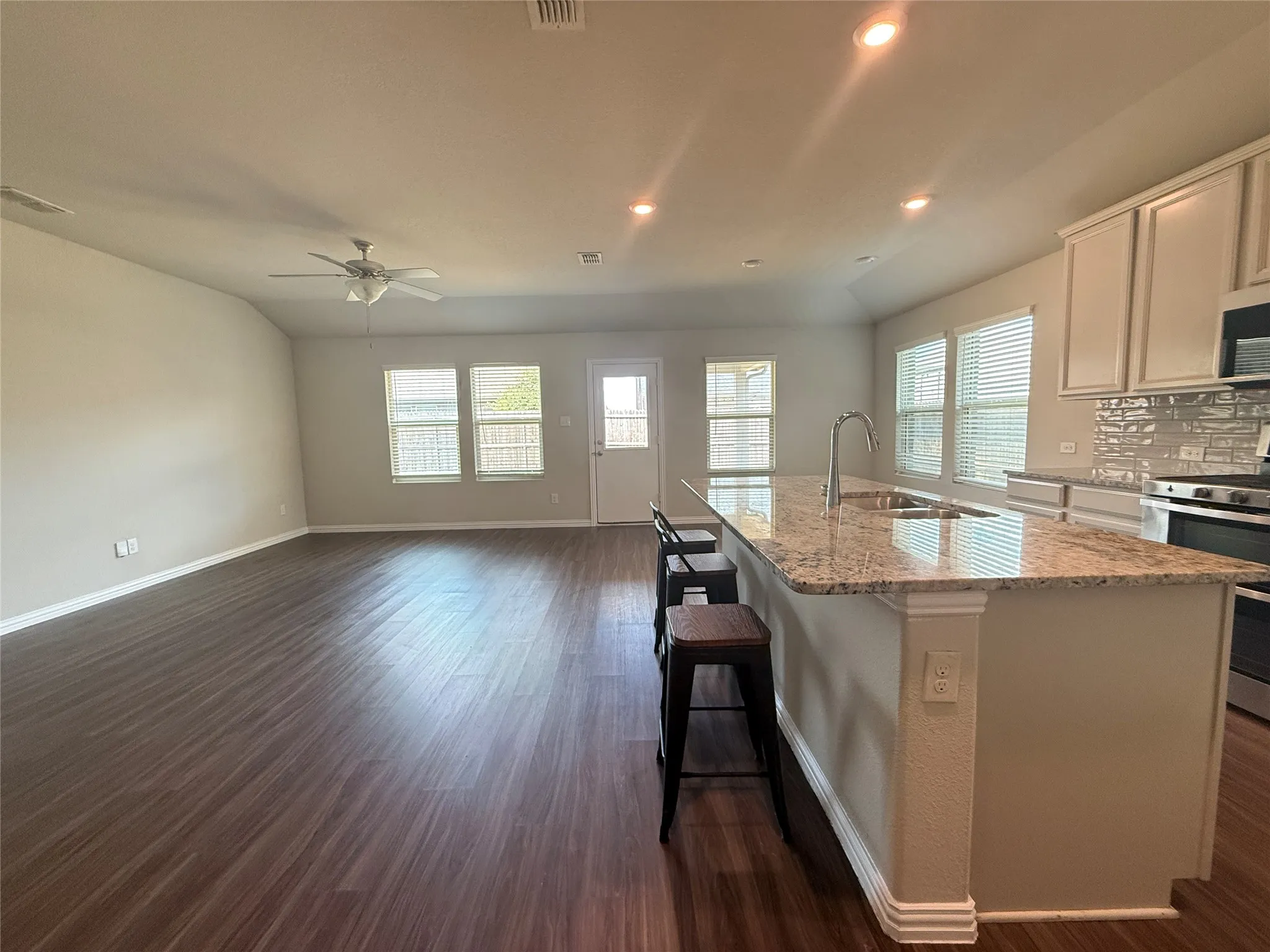 Single Family Residence For Rent in Rockwall County , 621 Fletcher Drive, Fate, Texas 75087, 4 Bedroom, 3 Bathroom, 2 Garage spaces, 2,226 Sqft, built in 2020, mls#21379656, Real Estate Agent in Fate, Homes For Rent in Rockwall county, Homes For Rent in Fate, Realtor in Fate Texas, Real Estate Brokerage Independent Realty Texas, Luminita Cordes Realtor