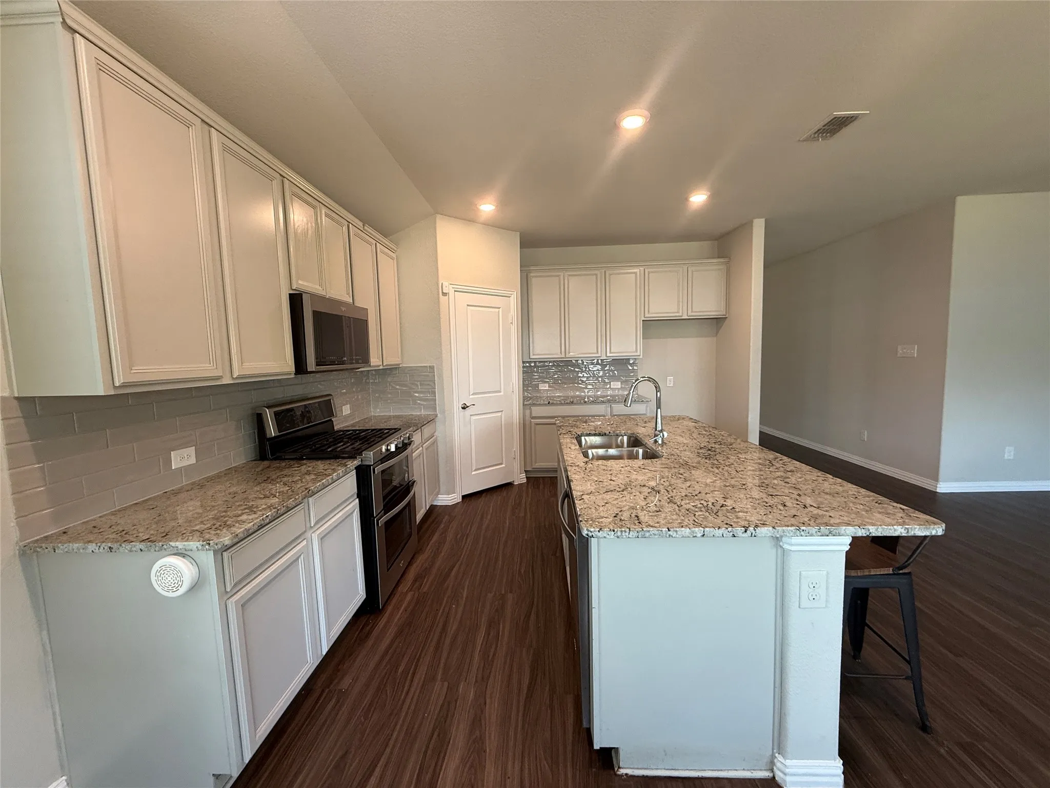 Single Family Residence For Rent in Rockwall County , 621 Fletcher Drive, Fate, Texas 75087, 4 Bedroom, 3 Bathroom, 2 Garage spaces, 2,226 Sqft, built in 2020, mls#21379656, Real Estate Agent in Fate, Homes For Rent in Rockwall county, Homes For Rent in Fate, Realtor in Fate Texas, Real Estate Brokerage Independent Realty Texas, Luminita Cordes Realtor