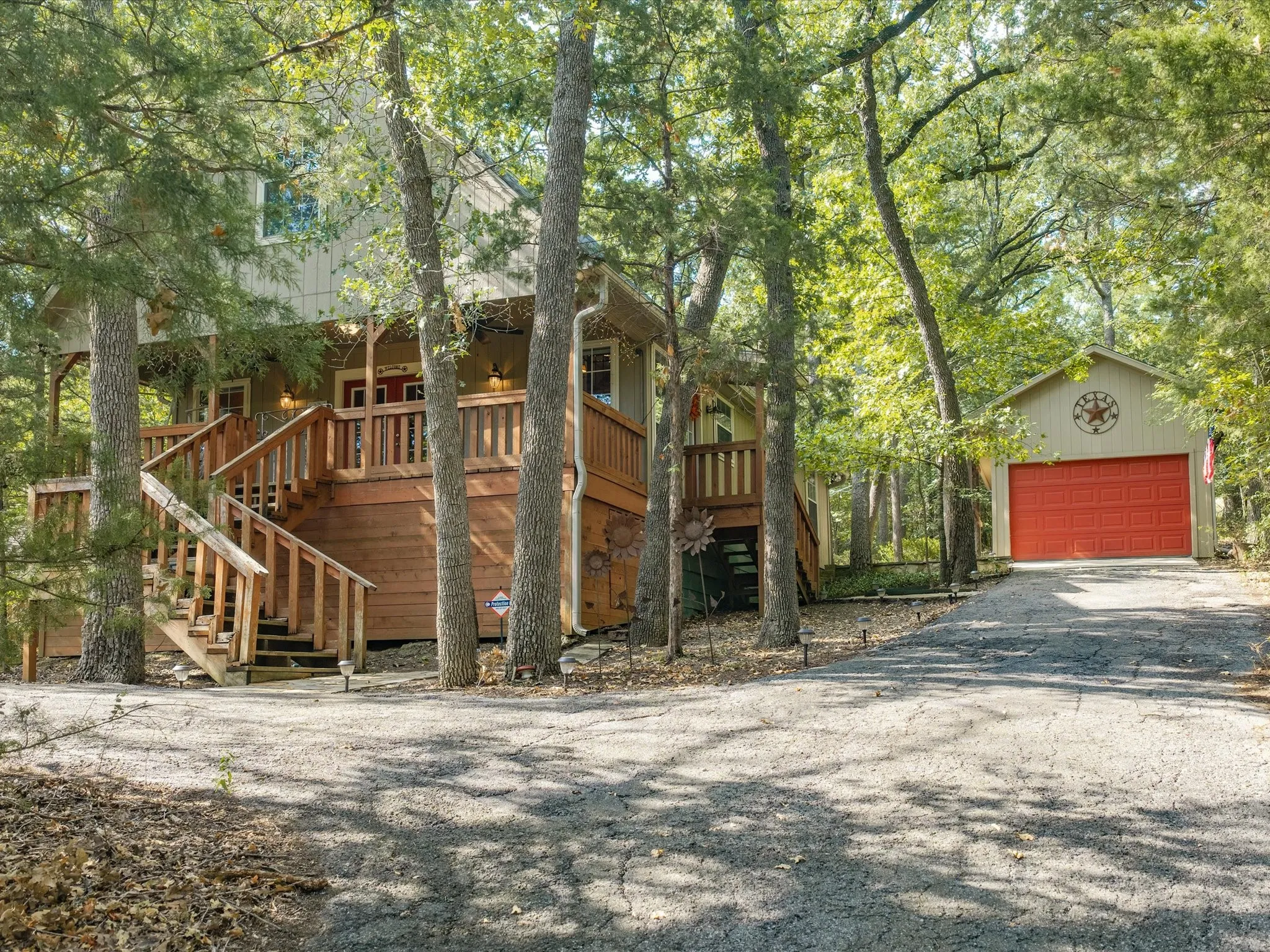 Single Family Residence For Sale in Grayson County , 196 Lakecrest Drive, Pottsboro, Texas 75076, 3 Bedroom, 2 Bathroom, 1 Garage spaces, 1,503 Sqft, built in 2004, mls#21362370, Real Estate Agent in Pottsboro, Homes For Sale in Grayson county, Homes For Sale in Pottsboro, Realtor in Pottsboro Texas, Real Estate Brokerage Independent Realty Texas, Luminita Cordes Realtor