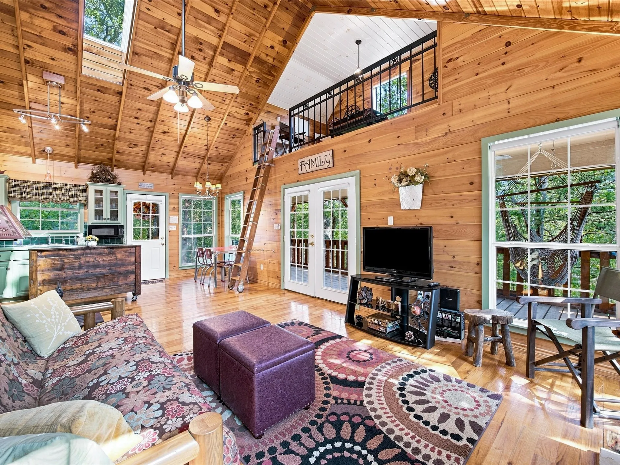 Single Family Residence For Sale in Grayson County , 196 Lakecrest Drive, Pottsboro, Texas 75076, 3 Bedroom, 2 Bathroom, 1 Garage spaces, 1,503 Sqft, built in 2004, mls#21362370, Real Estate Agent in Pottsboro, Homes For Sale in Grayson county, Homes For Sale in Pottsboro, Realtor in Pottsboro Texas, Real Estate Brokerage Independent Realty Texas, Luminita Cordes Realtor