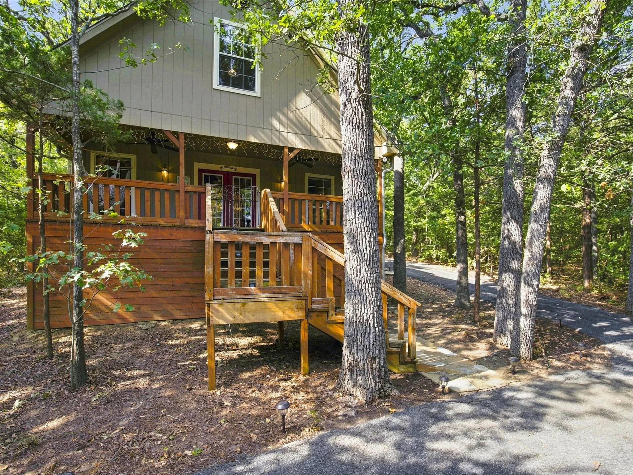 Single Family Residence For Sale in Grayson County , 196 Lakecrest Drive, Pottsboro, Texas 75076, 3 Bedroom, 2 Bathroom, 1 Garage spaces, 1,503 Sqft, built in 2004, mls#21362370, Real Estate Agent in Pottsboro, Homes For Sale in Grayson county, Homes For Sale in Pottsboro, Realtor in Pottsboro Texas, Real Estate Brokerage Independent Realty Texas, Luminita Cordes Realtor