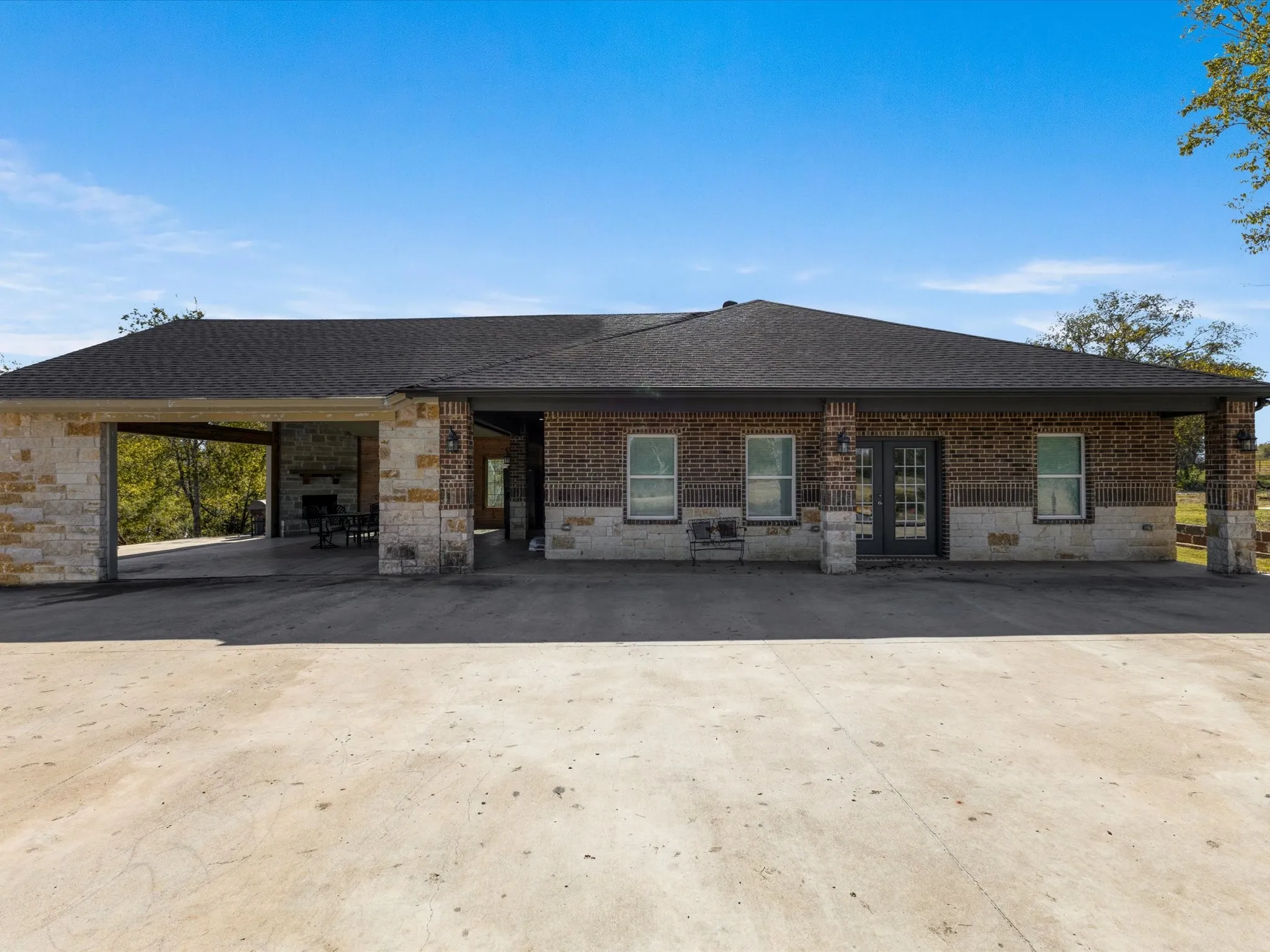 Single Family Residence For Sale in Kaufman County , 12303 CR-4026, Kemp, Texas 75143, 3 Bedroom, 1 Bathroom, Garage spaces, 1,600 Sqft, built in 2021, mls#21379769, Real Estate Agent in Kemp, Homes For Sale in Kaufman county, Homes For Sale in Kemp, Realtor in Kemp Texas, Real Estate Brokerage Independent Realty Texas, Luminita Cordes Realtor