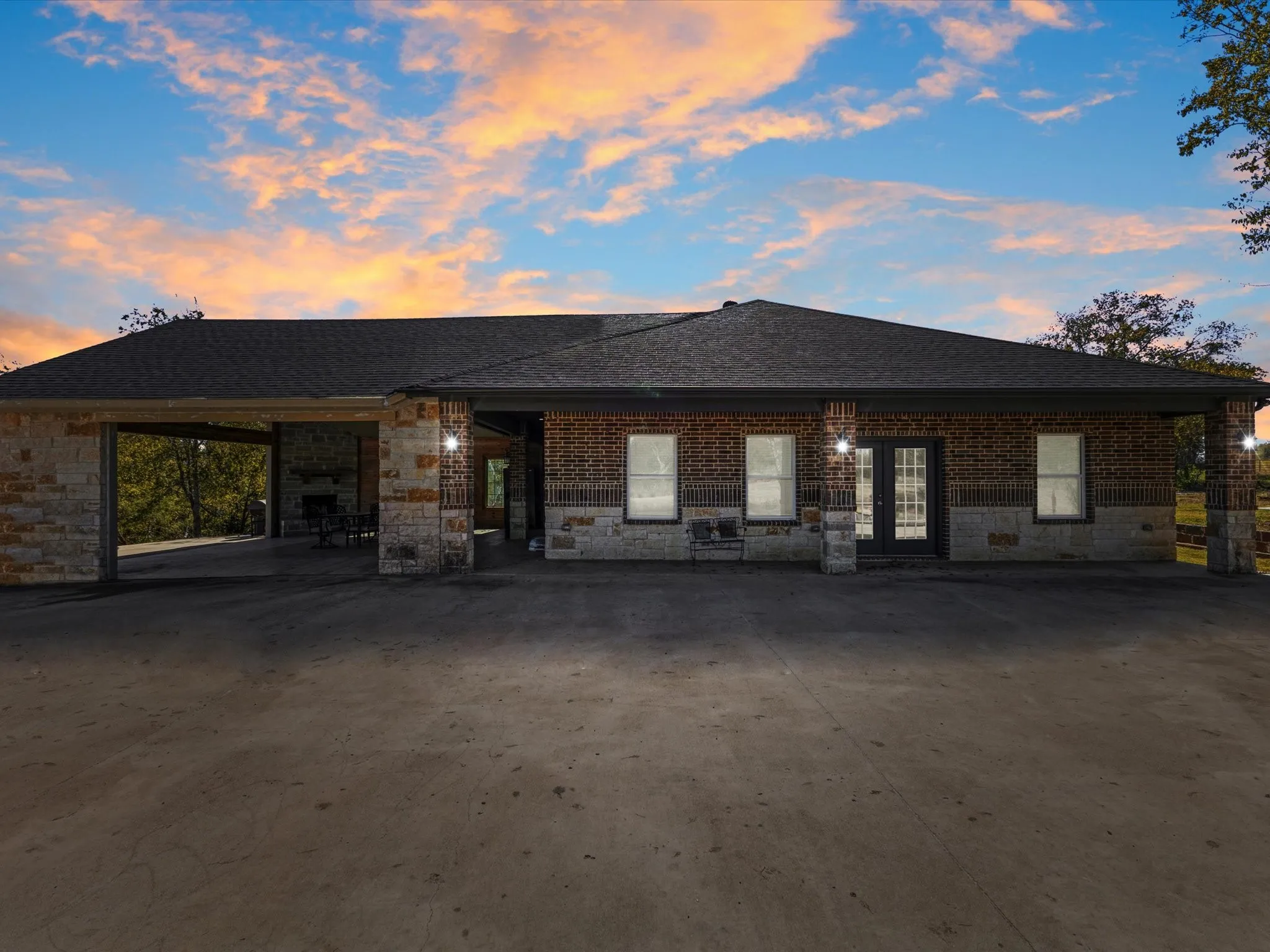 Single Family Residence For Sale in Kaufman County , 12303 CR-4026, Kemp, Texas 75143, 3 Bedroom, 1 Bathroom, Garage spaces, 1,600 Sqft, built in 2021, mls#21379769, Real Estate Agent in Kemp, Homes For Sale in Kaufman county, Homes For Sale in Kemp, Realtor in Kemp Texas, Real Estate Brokerage Independent Realty Texas, Luminita Cordes Realtor