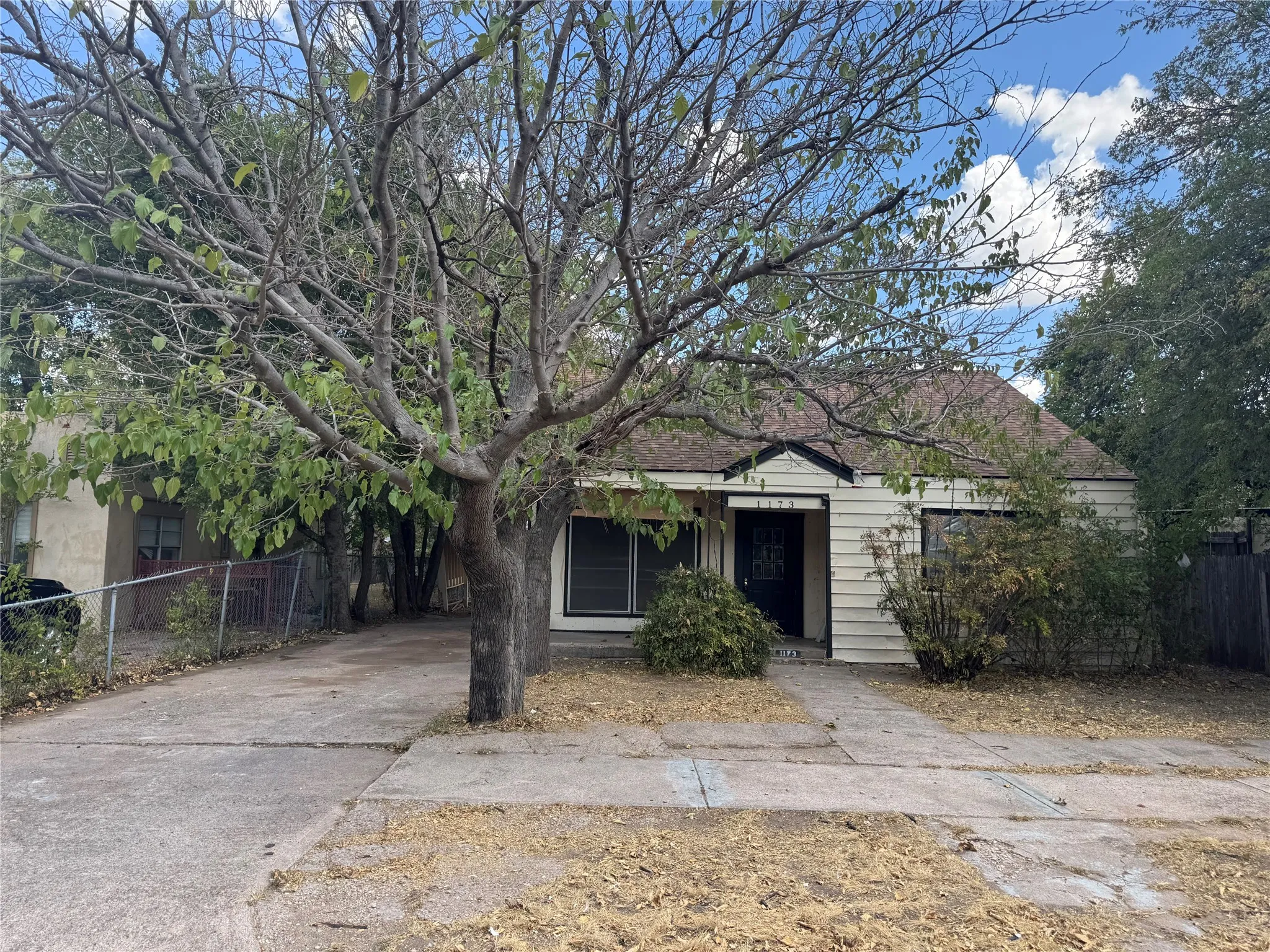 Single Family Residence For Sale in Taylor County , 1173 Jeanette Street, Abilene, Texas 79602, 4 Bedroom, 2 Bathroom, Garage spaces, 1,644 Sqft, built in 1952, mls#21379183, Real Estate Agent in Abilene, Homes For Sale in Taylor county, Homes For Sale in Abilene, Realtor in Abilene Texas, Real Estate Brokerage Independent Realty Texas, Luminita Cordes Realtor