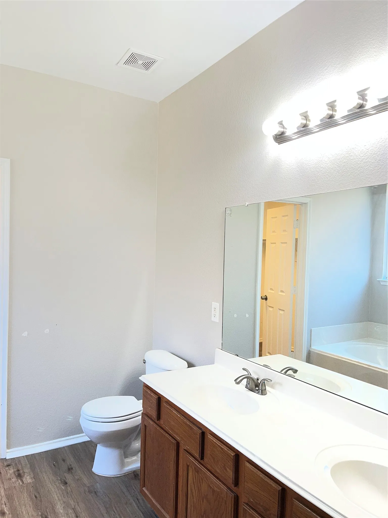 Single Family Residence For Rent in Tarrant County , 7233 Lindentree Lane, Fort Worth, Texas 76137, 4 Bedroom, 3 Bathroom, 2 Garage spaces, 3,260 Sqft, built in 2005, mls#21379697, Real Estate Agent in Fort Worth, Homes For Rent in Tarrant county, Homes For Rent in Fort Worth, Realtor in Fort Worth Texas, Real Estate Brokerage Independent Realty Texas, Luminita Cordes Realtor