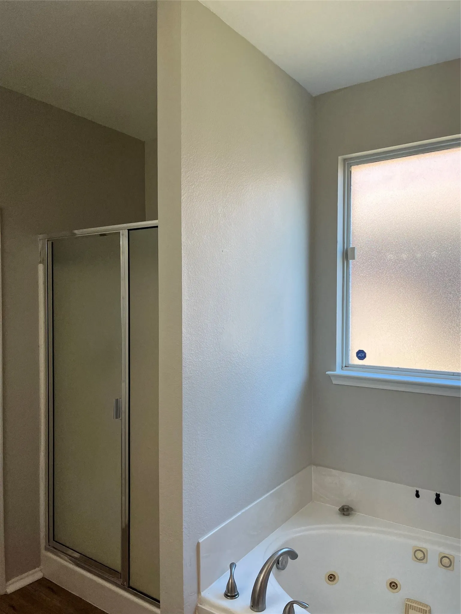 Single Family Residence For Rent in Tarrant County , 7233 Lindentree Lane, Fort Worth, Texas 76137, 4 Bedroom, 3 Bathroom, 2 Garage spaces, 3,260 Sqft, built in 2005, mls#21379697, Real Estate Agent in Fort Worth, Homes For Rent in Tarrant county, Homes For Rent in Fort Worth, Realtor in Fort Worth Texas, Real Estate Brokerage Independent Realty Texas, Luminita Cordes Realtor