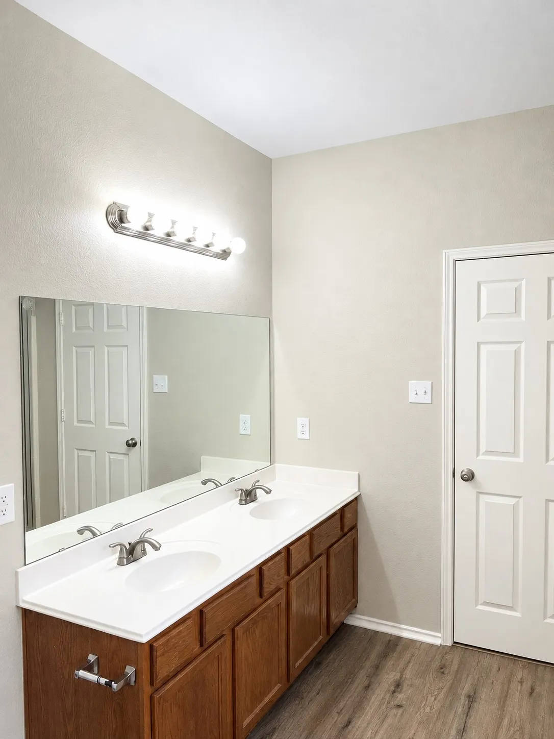 Single Family Residence For Rent in Tarrant County , 7233 Lindentree Lane, Fort Worth, Texas 76137, 4 Bedroom, 3 Bathroom, 2 Garage spaces, 3,260 Sqft, built in 2005, mls#21379697, Real Estate Agent in Fort Worth, Homes For Rent in Tarrant county, Homes For Rent in Fort Worth, Realtor in Fort Worth Texas, Real Estate Brokerage Independent Realty Texas, Luminita Cordes Realtor