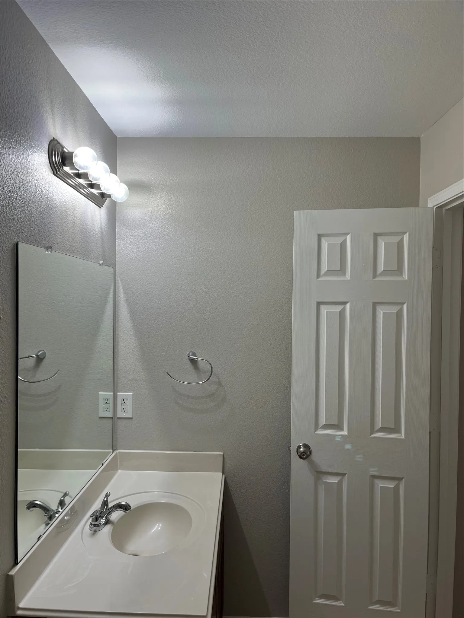 Single Family Residence For Rent in Tarrant County , 7233 Lindentree Lane, Fort Worth, Texas 76137, 4 Bedroom, 3 Bathroom, 2 Garage spaces, 3,260 Sqft, built in 2005, mls#21379697, Real Estate Agent in Fort Worth, Homes For Rent in Tarrant county, Homes For Rent in Fort Worth, Realtor in Fort Worth Texas, Real Estate Brokerage Independent Realty Texas, Luminita Cordes Realtor