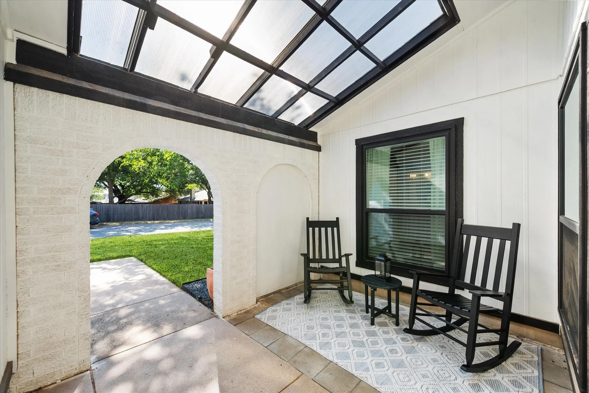 Single Family Residence For Sale in Tarrant County , 7621 Oak Ridge Drive, North Richland Hills, Texas 76182, 3 Bedroom, 2 Bathroom, 2 Garage spaces, 1,974 Sqft, built in 1976, mls#21379625, Real Estate Agent in North Richland Hills, Homes For Sale in Tarrant county, Homes For Sale in North Richland Hills, Realtor in North Richland Hills Texas, Real Estate Brokerage Independent Realty Texas, Luminita Cordes Realtor