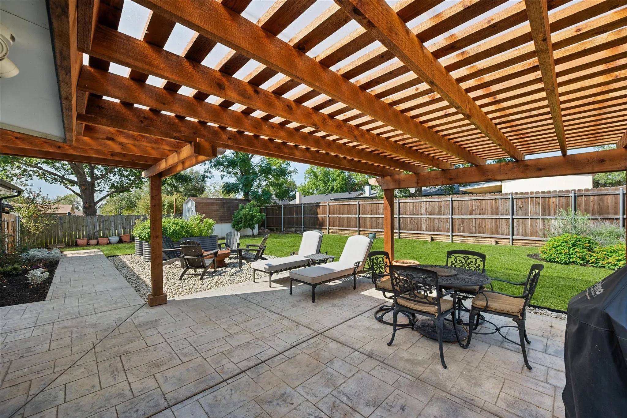 Single Family Residence For Sale in Tarrant County , 7621 Oak Ridge Drive, North Richland Hills, Texas 76182, 3 Bedroom, 2 Bathroom, 2 Garage spaces, 1,974 Sqft, built in 1976, mls#21379625, Real Estate Agent in North Richland Hills, Homes For Sale in Tarrant county, Homes For Sale in North Richland Hills, Realtor in North Richland Hills Texas, Real Estate Brokerage Independent Realty Texas, Luminita Cordes Realtor