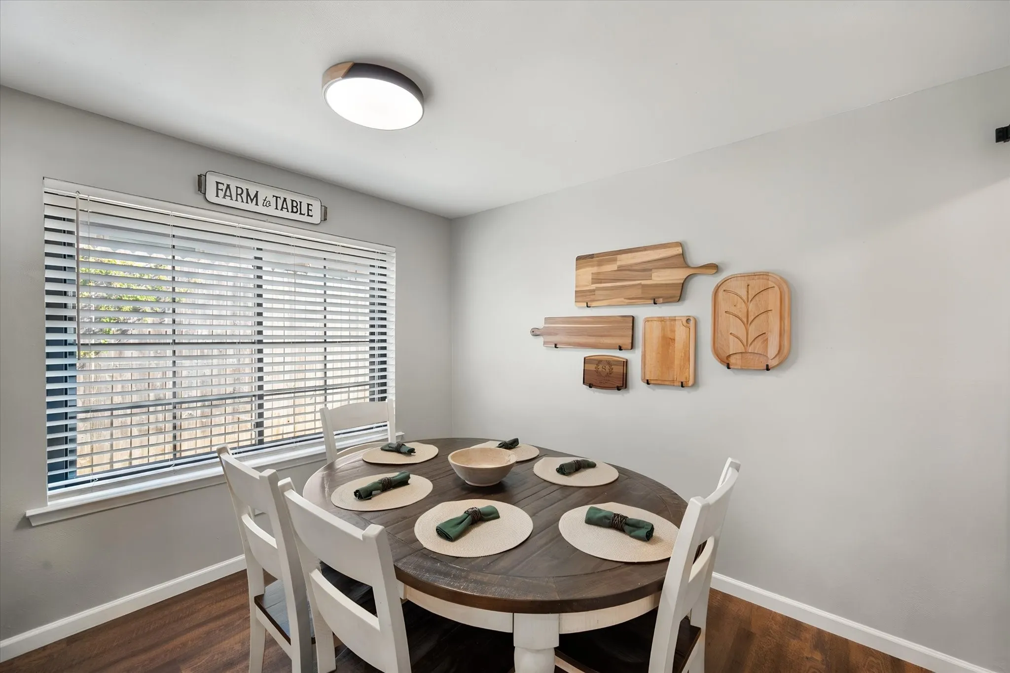 Single Family Residence For Sale in Tarrant County , 7621 Oak Ridge Drive, North Richland Hills, Texas 76182, 3 Bedroom, 2 Bathroom, 2 Garage spaces, 1,974 Sqft, built in 1976, mls#21379625, Real Estate Agent in North Richland Hills, Homes For Sale in Tarrant county, Homes For Sale in North Richland Hills, Realtor in North Richland Hills Texas, Real Estate Brokerage Independent Realty Texas, Luminita Cordes Realtor