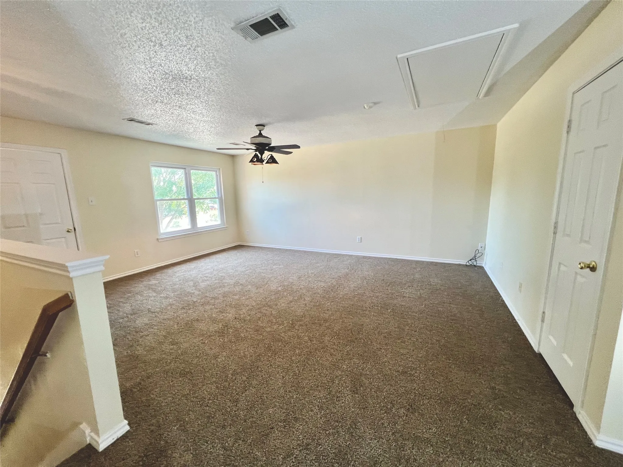 Single Family Residence For Rent in Denton County , 1204 Hillside Drive, Justin, Texas 76247, 4 Bedroom, 3 Bathroom, 2 Garage spaces, 2,552 Sqft, built in 1998, mls#21379780, Real Estate Agent in Justin, Homes For Rent in Denton county, Homes For Rent in Justin, Realtor in Justin Texas, Real Estate Brokerage Independent Realty Texas, Luminita Cordes Realtor
