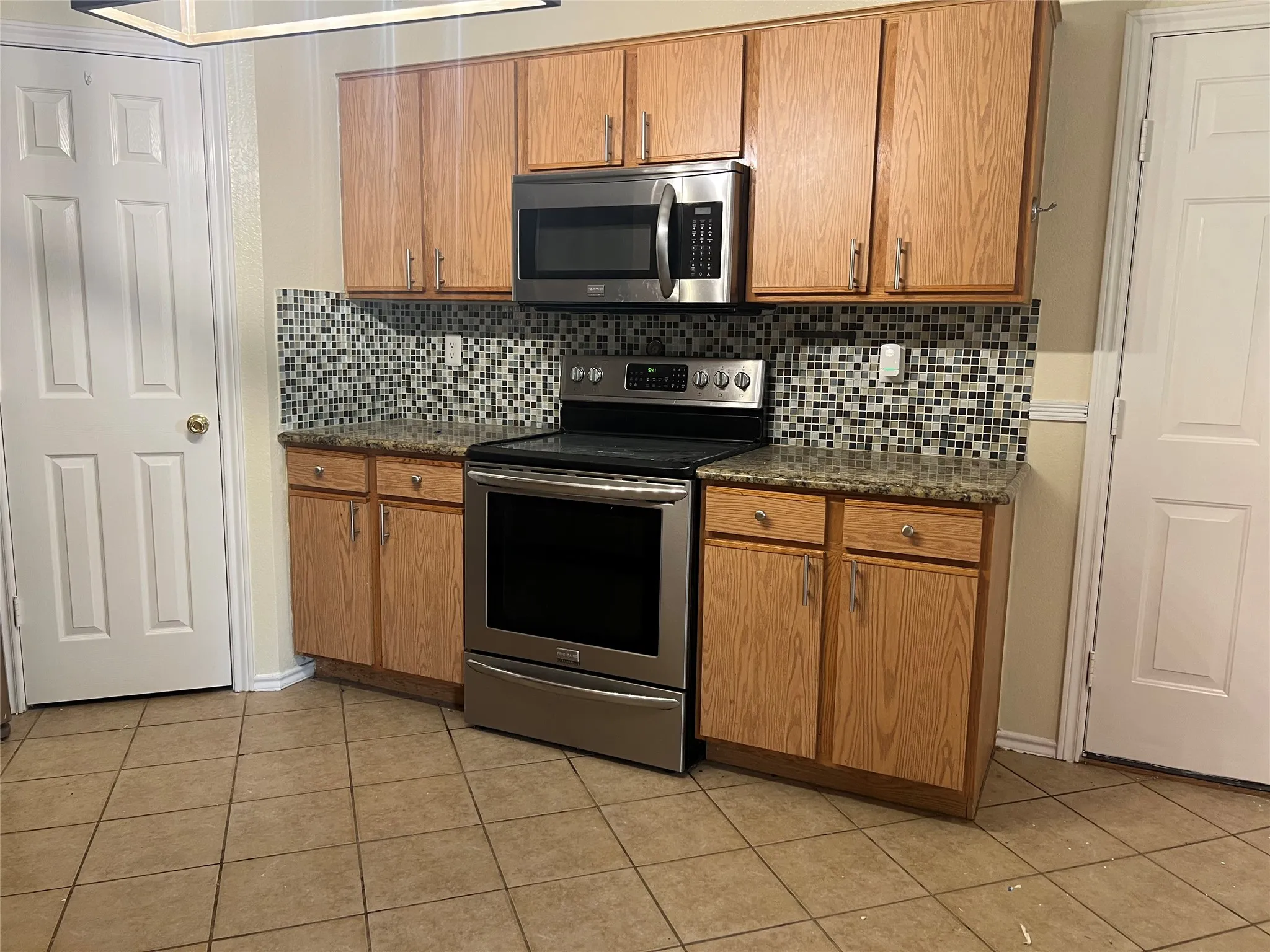 Single Family Residence For Rent in Denton County , 1204 Hillside Drive, Justin, Texas 76247, 4 Bedroom, 3 Bathroom, 2 Garage spaces, 2,552 Sqft, built in 1998, mls#21379780, Real Estate Agent in Justin, Homes For Rent in Denton county, Homes For Rent in Justin, Realtor in Justin Texas, Real Estate Brokerage Independent Realty Texas, Luminita Cordes Realtor