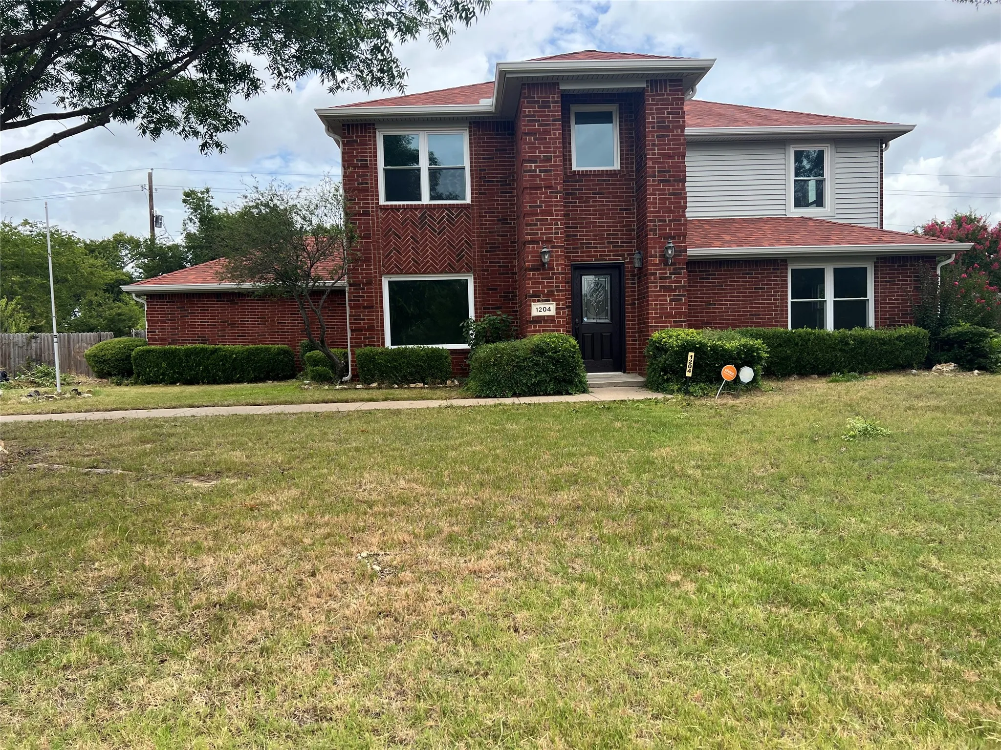 Single Family Residence For Rent in Denton County , 1204 Hillside Drive, Justin, Texas 76247, 4 Bedroom, 3 Bathroom, 2 Garage spaces, 2,552 Sqft, built in 1998, mls#21379780, Real Estate Agent in Justin, Homes For Rent in Denton county, Homes For Rent in Justin, Realtor in Justin Texas, Real Estate Brokerage Independent Realty Texas, Luminita Cordes Realtor