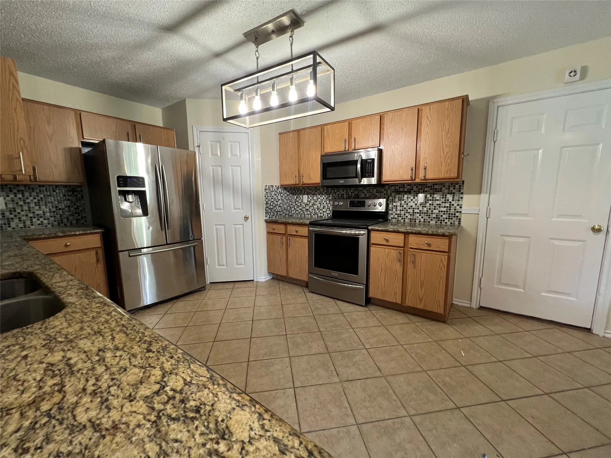 Single Family Residence For Rent in Denton County , 1204 Hillside Drive, Justin, Texas 76247, 4 Bedroom, 3 Bathroom, 2 Garage spaces, 2,552 Sqft, built in 1998, mls#21379780, Real Estate Agent in Justin, Homes For Rent in Denton county, Homes For Rent in Justin, Realtor in Justin Texas, Real Estate Brokerage Independent Realty Texas, Luminita Cordes Realtor