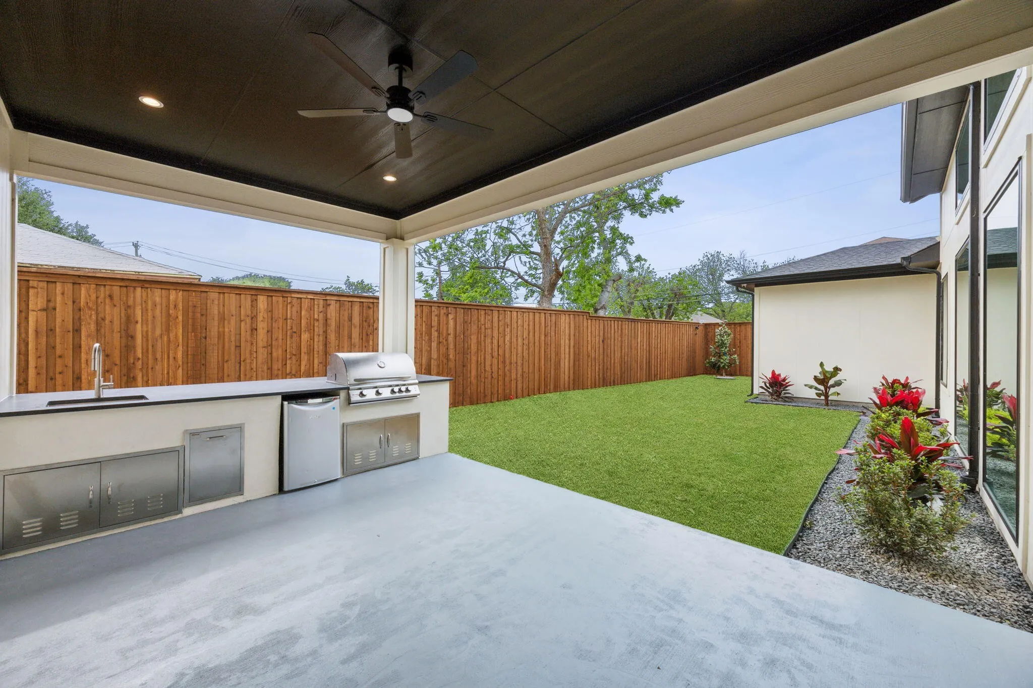 Single Family Residence For Rent in Dallas County , 3815 Hawick Lane, Dallas, Texas 75220, 5 Bedroom, 5 Bathroom, 2 Garage spaces, 4,945 Sqft, built in 2024, mls#21379778, Real Estate Agent in Dallas, Homes For Rent in Dallas county, Homes For Rent in Dallas, Realtor in Dallas Texas, Real Estate Brokerage Independent Realty Texas, Luminita Cordes Realtor