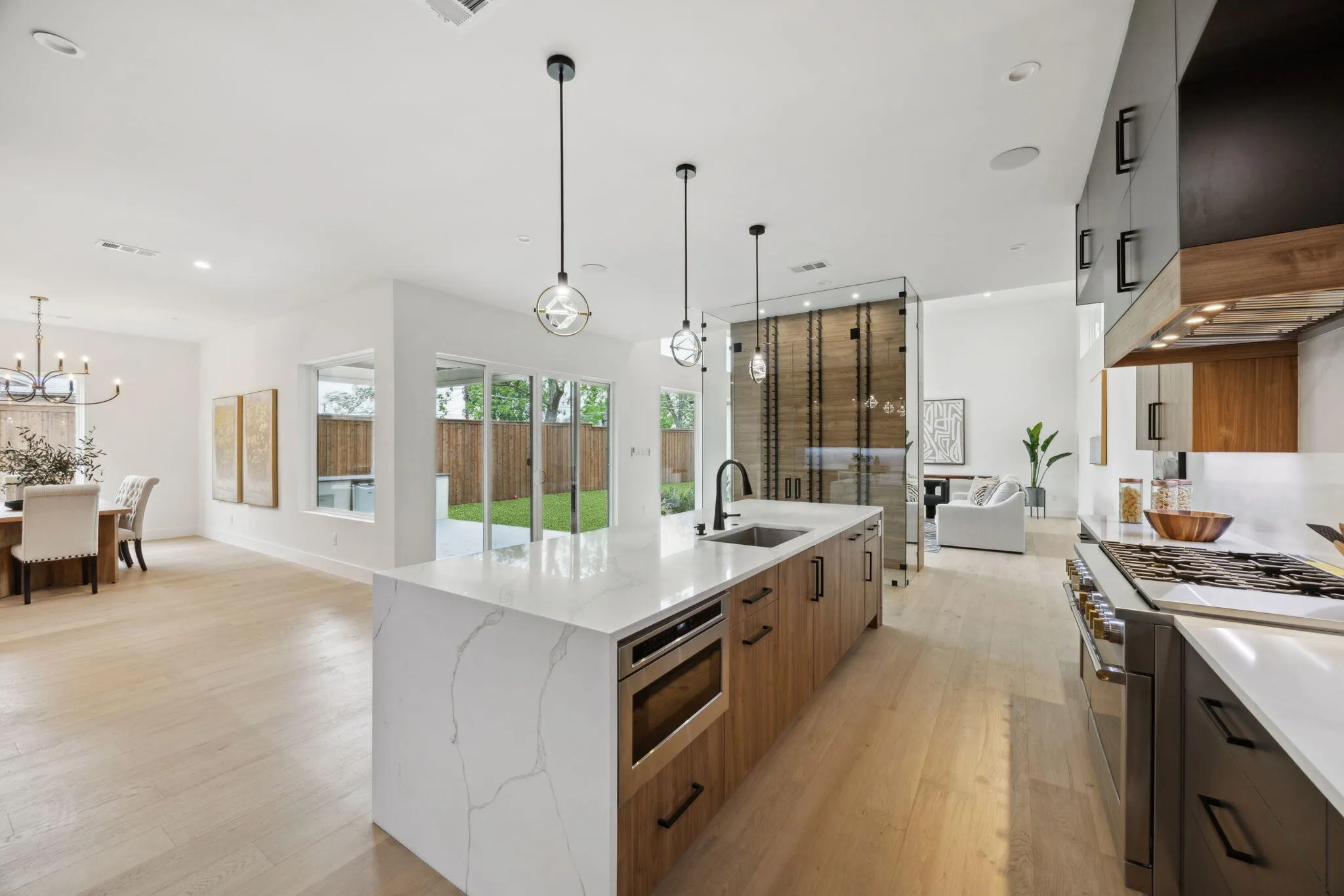 Single Family Residence For Rent in Dallas County , 3815 Hawick Lane, Dallas, Texas 75220, 5 Bedroom, 5 Bathroom, 2 Garage spaces, 4,945 Sqft, built in 2024, mls#21379778, Real Estate Agent in Dallas, Homes For Rent in Dallas county, Homes For Rent in Dallas, Realtor in Dallas Texas, Real Estate Brokerage Independent Realty Texas, Luminita Cordes Realtor