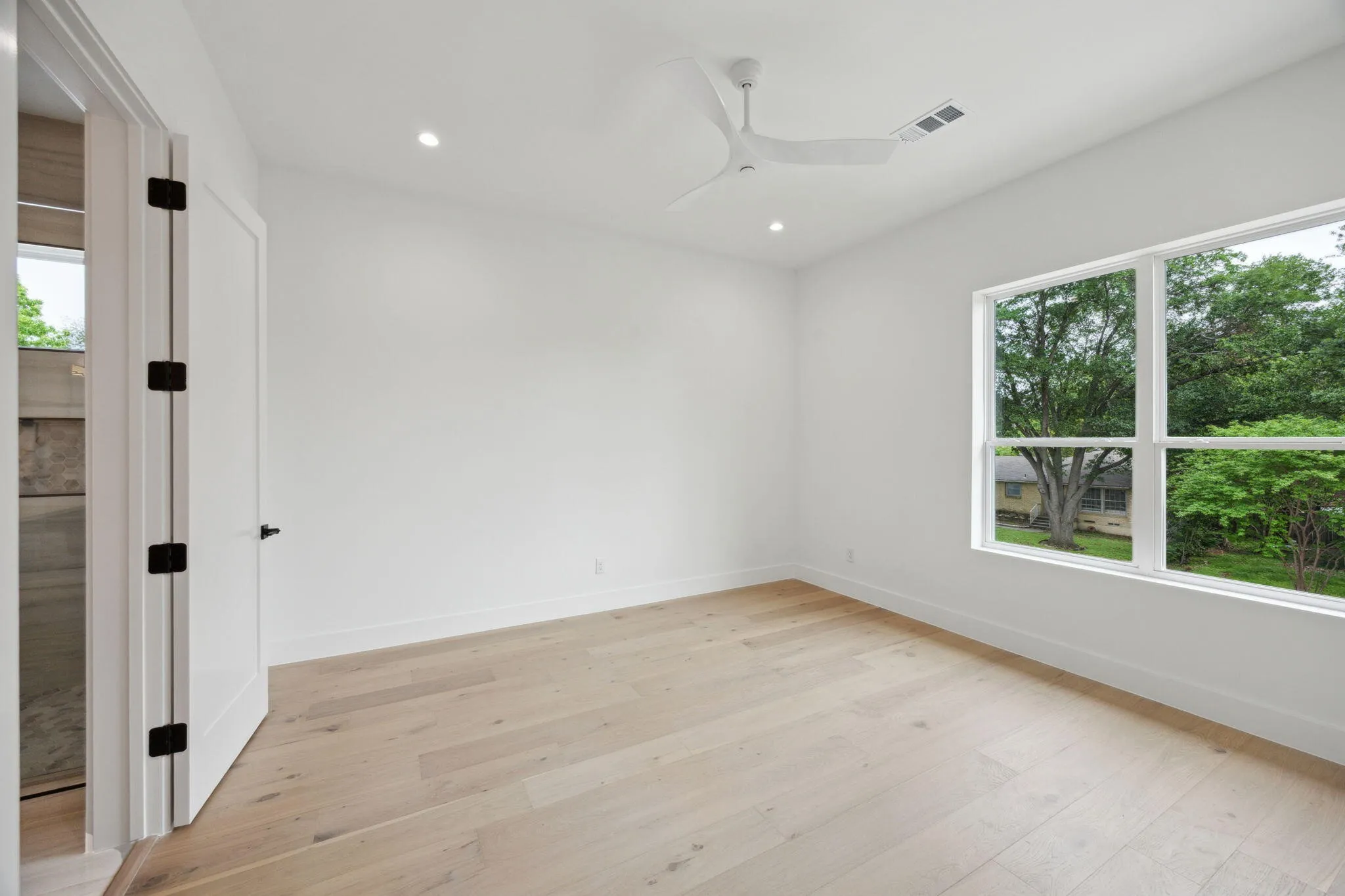 Single Family Residence For Rent in Dallas County , 3815 Hawick Lane, Dallas, Texas 75220, 5 Bedroom, 5 Bathroom, 2 Garage spaces, 4,945 Sqft, built in 2024, mls#21379778, Real Estate Agent in Dallas, Homes For Rent in Dallas county, Homes For Rent in Dallas, Realtor in Dallas Texas, Real Estate Brokerage Independent Realty Texas, Luminita Cordes Realtor