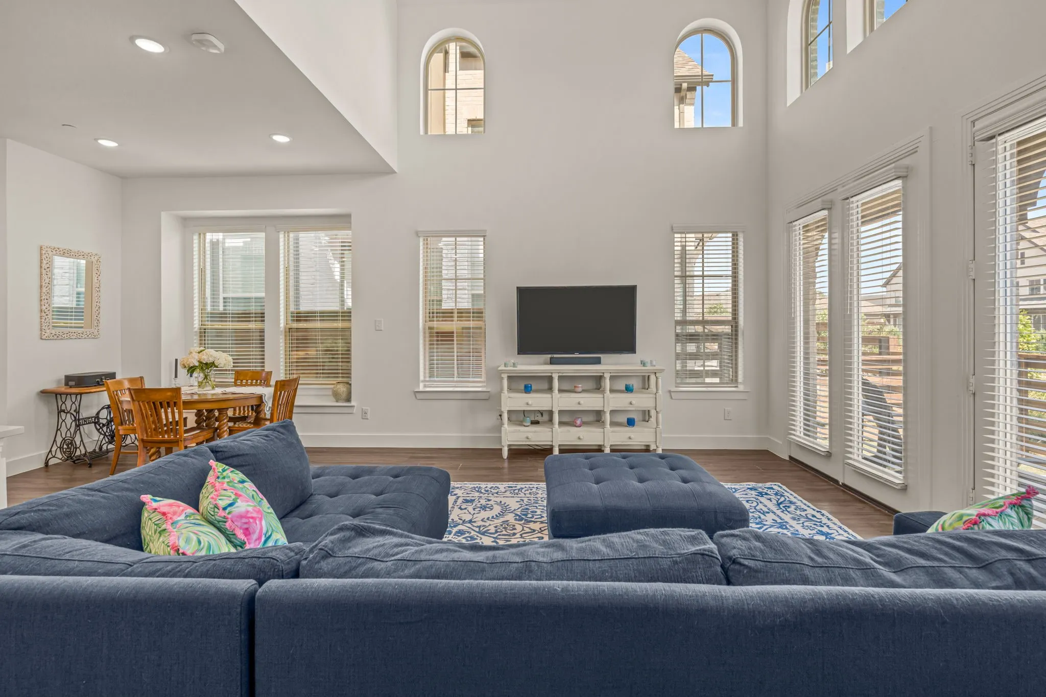 Townhouse For Sale in Collin County , 400 Blue Creek Cove, Mc Kinney, Texas 75071, 3 Bedroom, 3 Bathroom, 2 Garage spaces, 1,827 Sqft, built in 2021, mls#21377104, Real Estate Agent in Mc Kinney, Homes For Sale in Collin county, Homes For Sale in Mc Kinney, Realtor in Mc Kinney Texas, Real Estate Brokerage Independent Realty Texas, Luminita Cordes Realtor