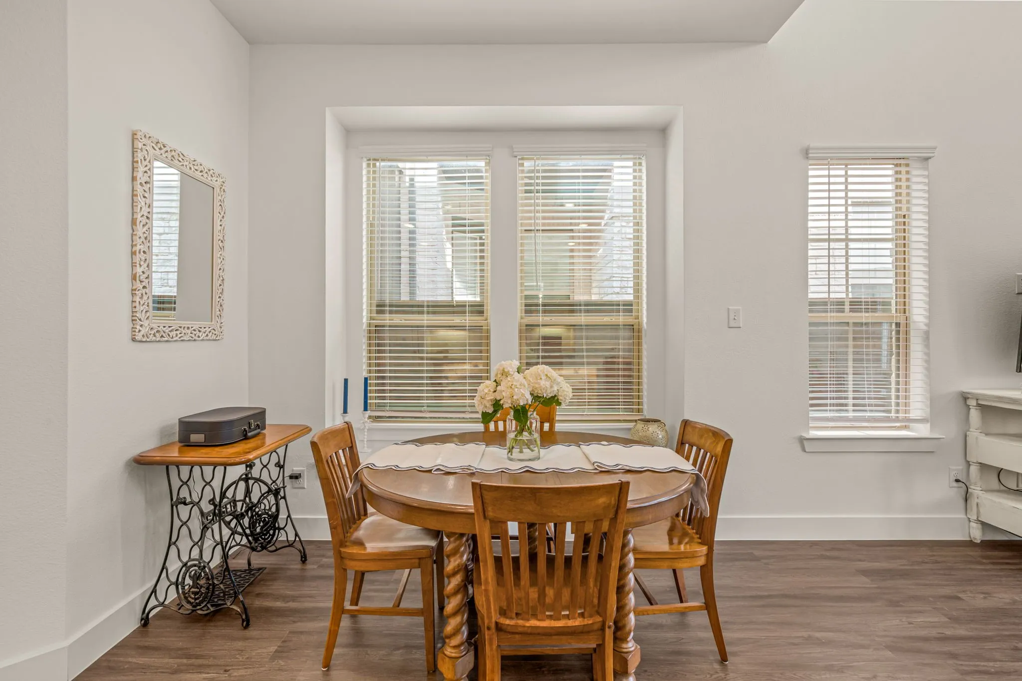 Townhouse For Sale in Collin County , 400 Blue Creek Cove, Mc Kinney, Texas 75071, 3 Bedroom, 3 Bathroom, 2 Garage spaces, 1,827 Sqft, built in 2021, mls#21377104, Real Estate Agent in Mc Kinney, Homes For Sale in Collin county, Homes For Sale in Mc Kinney, Realtor in Mc Kinney Texas, Real Estate Brokerage Independent Realty Texas, Luminita Cordes Realtor