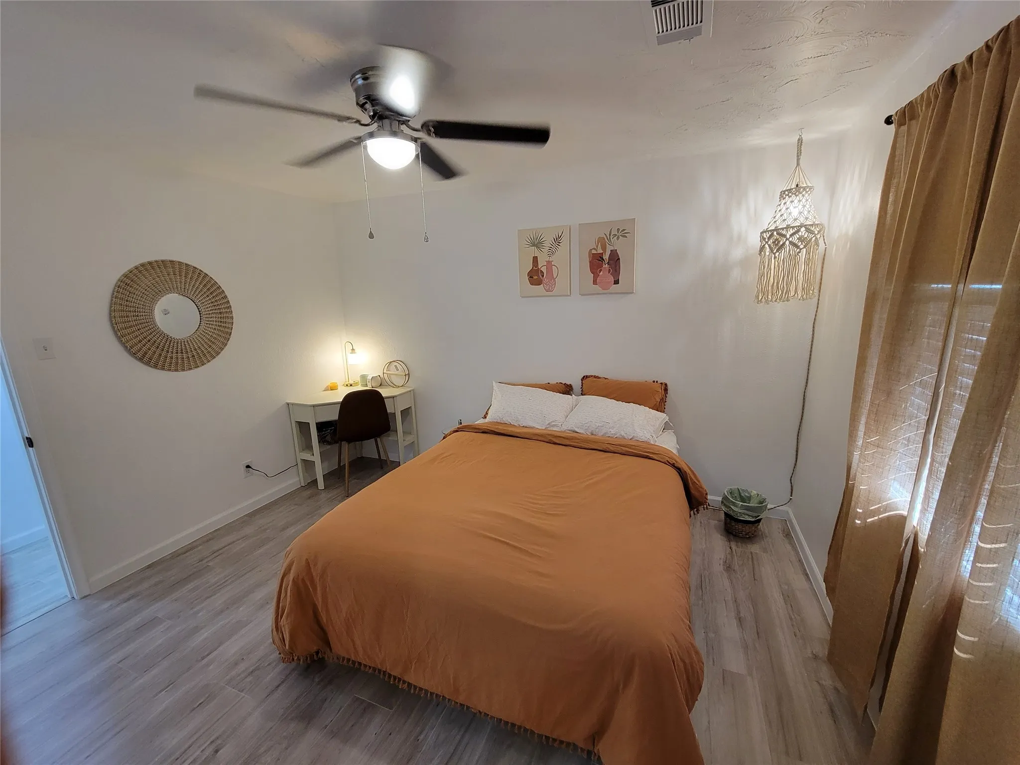 Single Family Residence For Rent in Dallas County , 600 Tanglewood Drive S, Irving, Texas 75061, 4 Bedroom, 2 Bathroom, 2 Garage spaces, 2,156 Sqft, built in 1965, mls#21379691, Real Estate Agent in Irving, Homes For Rent in Dallas county, Homes For Rent in Irving, Realtor in Irving Texas, Real Estate Brokerage Independent Realty Texas, Luminita Cordes Realtor