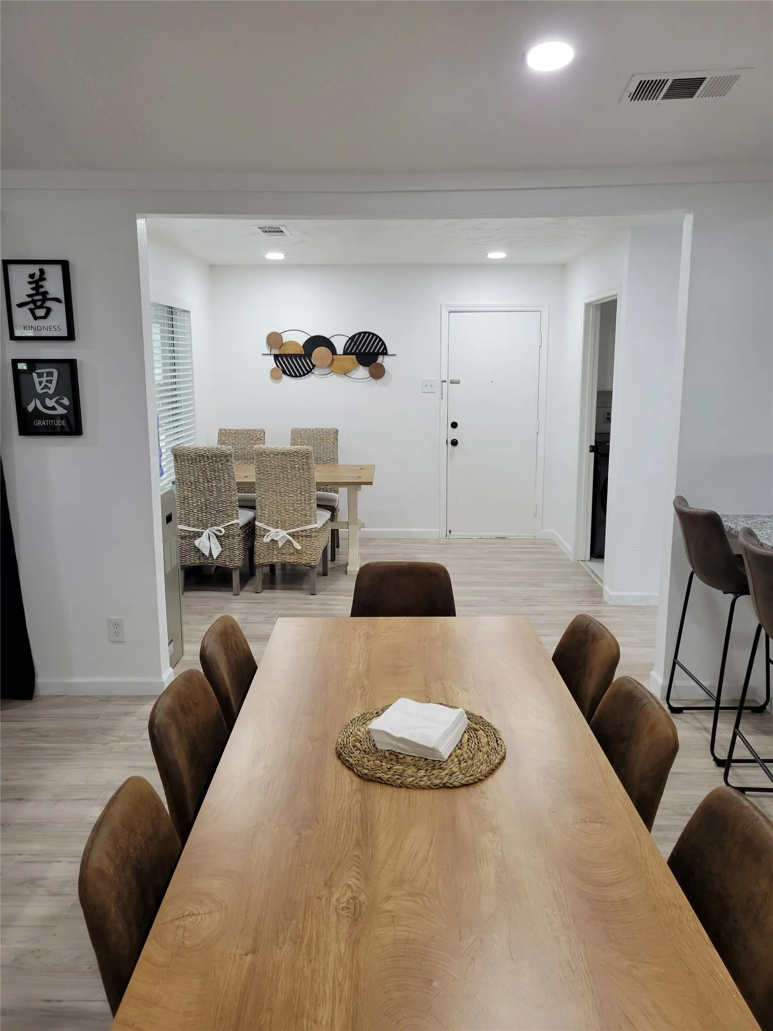 Single Family Residence For Rent in Dallas County , 600 Tanglewood Drive S, Irving, Texas 75061, 4 Bedroom, 2 Bathroom, 2 Garage spaces, 2,156 Sqft, built in 1965, mls#21379691, Real Estate Agent in Irving, Homes For Rent in Dallas county, Homes For Rent in Irving, Realtor in Irving Texas, Real Estate Brokerage Independent Realty Texas, Luminita Cordes Realtor