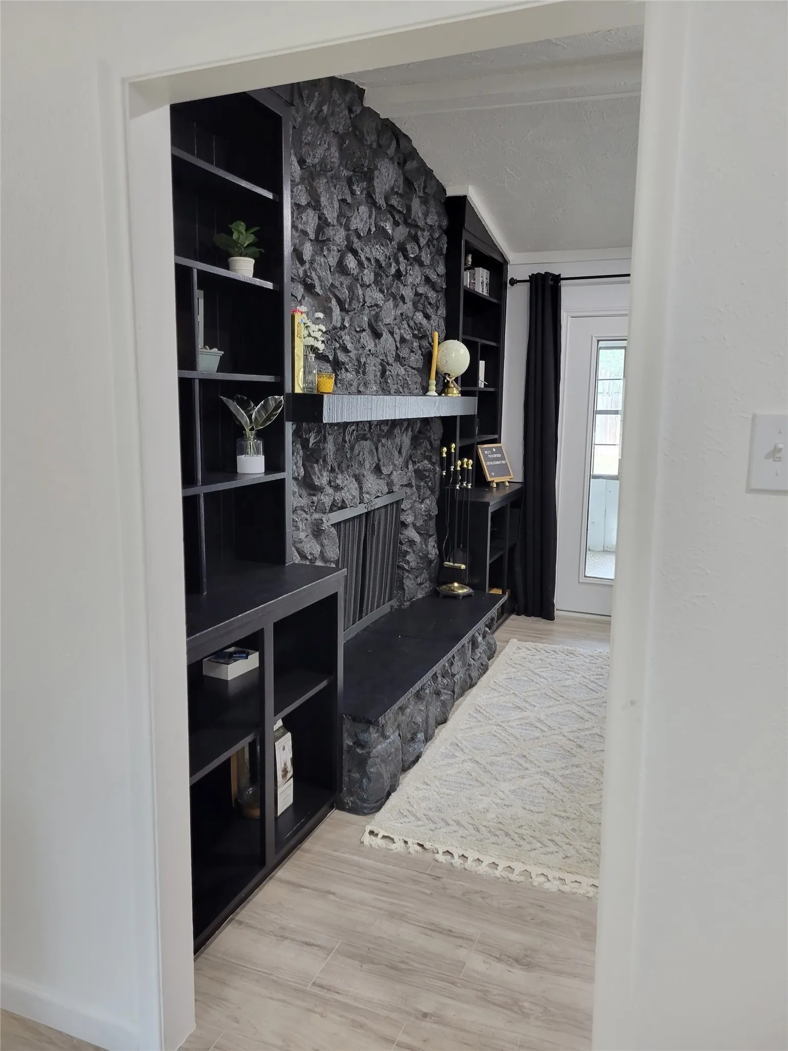 Single Family Residence For Rent in Dallas County , 600 Tanglewood Drive S, Irving, Texas 75061, 4 Bedroom, 2 Bathroom, 2 Garage spaces, 2,156 Sqft, built in 1965, mls#21379691, Real Estate Agent in Irving, Homes For Rent in Dallas county, Homes For Rent in Irving, Realtor in Irving Texas, Real Estate Brokerage Independent Realty Texas, Luminita Cordes Realtor