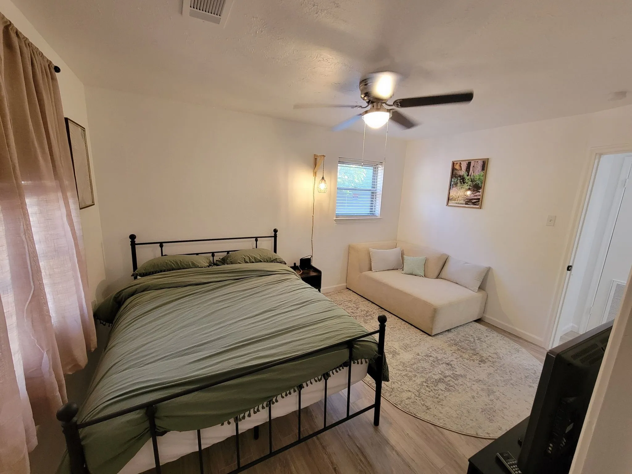 Single Family Residence For Rent in Dallas County , 600 Tanglewood Drive S, Irving, Texas 75061, 4 Bedroom, 2 Bathroom, 2 Garage spaces, 2,156 Sqft, built in 1965, mls#21379691, Real Estate Agent in Irving, Homes For Rent in Dallas county, Homes For Rent in Irving, Realtor in Irving Texas, Real Estate Brokerage Independent Realty Texas, Luminita Cordes Realtor