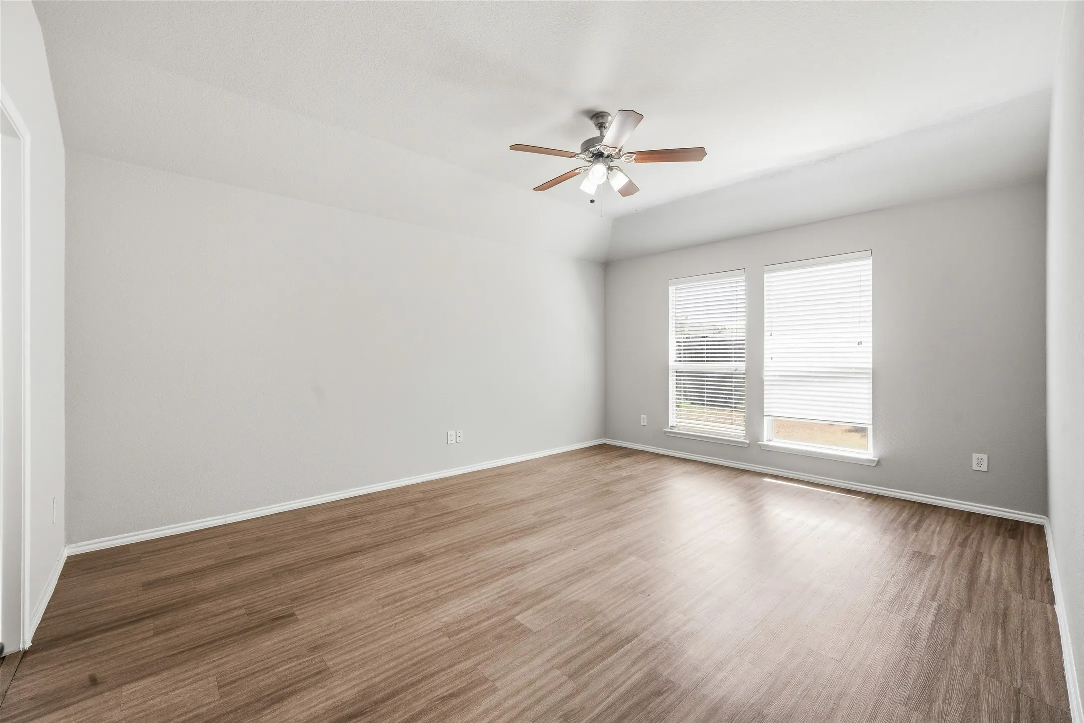 Single Family Residence For Rent in Collin County , 144 Meadow Crest Drive, Princeton, Texas 75407, 3 Bedroom, 2 Bathroom, 2 Garage spaces, 1,873 Sqft, built in 2011, mls#21379788, Real Estate Agent in Princeton, Homes For Rent in Collin county, Homes For Rent in Princeton, Realtor in Princeton Texas, Real Estate Brokerage Independent Realty Texas, Luminita Cordes Realtor