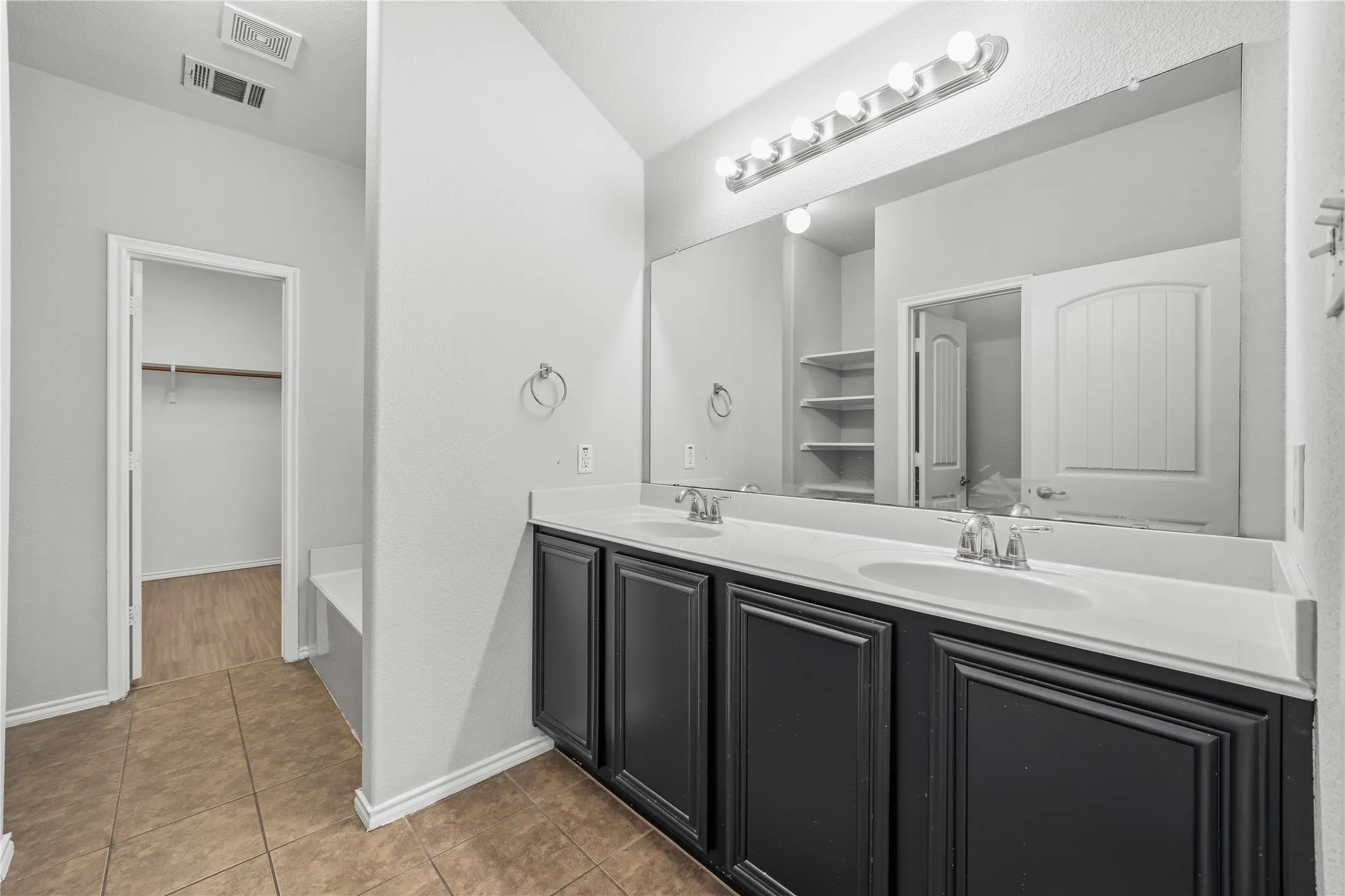 Single Family Residence For Rent in Collin County , 144 Meadow Crest Drive, Princeton, Texas 75407, 3 Bedroom, 2 Bathroom, 2 Garage spaces, 1,873 Sqft, built in 2011, mls#21379788, Real Estate Agent in Princeton, Homes For Rent in Collin county, Homes For Rent in Princeton, Realtor in Princeton Texas, Real Estate Brokerage Independent Realty Texas, Luminita Cordes Realtor