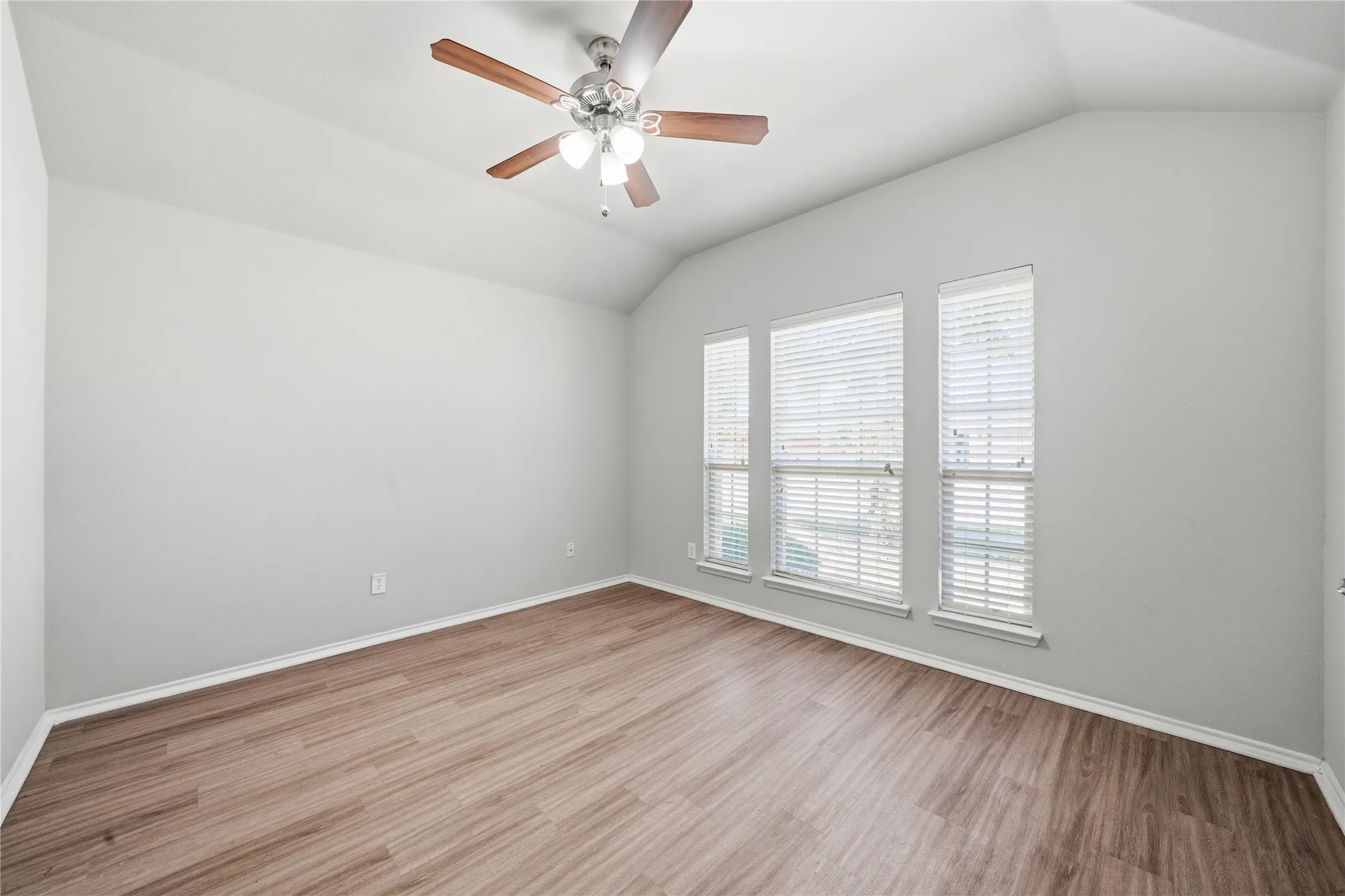 Single Family Residence For Rent in Collin County , 144 Meadow Crest Drive, Princeton, Texas 75407, 3 Bedroom, 2 Bathroom, 2 Garage spaces, 1,873 Sqft, built in 2011, mls#21379788, Real Estate Agent in Princeton, Homes For Rent in Collin county, Homes For Rent in Princeton, Realtor in Princeton Texas, Real Estate Brokerage Independent Realty Texas, Luminita Cordes Realtor