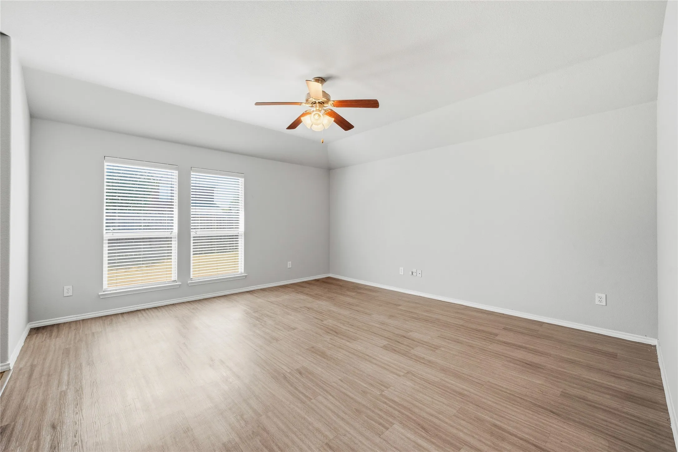 Single Family Residence For Rent in Collin County , 144 Meadow Crest Drive, Princeton, Texas 75407, 3 Bedroom, 2 Bathroom, 2 Garage spaces, 1,873 Sqft, built in 2011, mls#21379788, Real Estate Agent in Princeton, Homes For Rent in Collin county, Homes For Rent in Princeton, Realtor in Princeton Texas, Real Estate Brokerage Independent Realty Texas, Luminita Cordes Realtor
