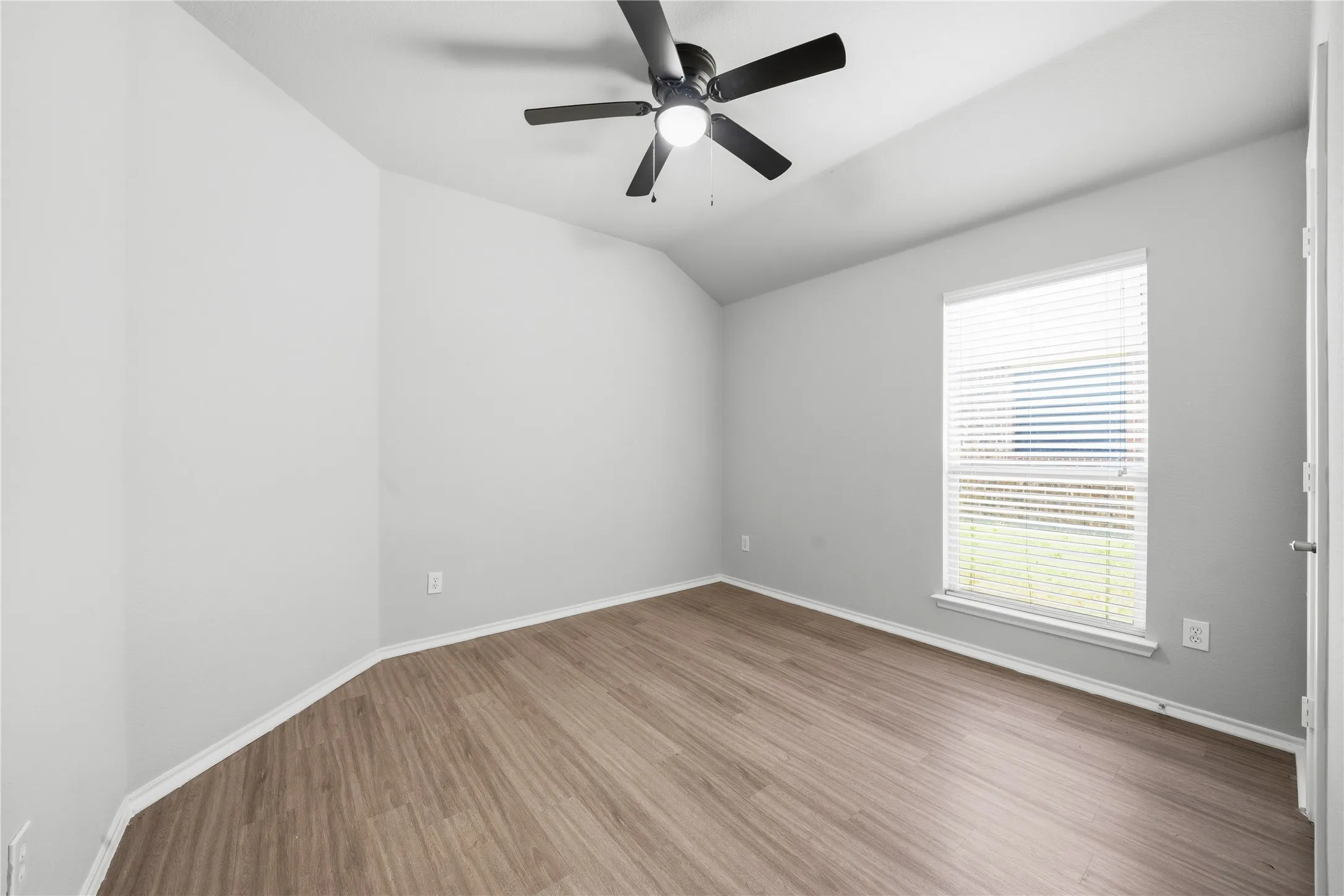 Single Family Residence For Rent in Collin County , 144 Meadow Crest Drive, Princeton, Texas 75407, 3 Bedroom, 2 Bathroom, 2 Garage spaces, 1,873 Sqft, built in 2011, mls#21379788, Real Estate Agent in Princeton, Homes For Rent in Collin county, Homes For Rent in Princeton, Realtor in Princeton Texas, Real Estate Brokerage Independent Realty Texas, Luminita Cordes Realtor