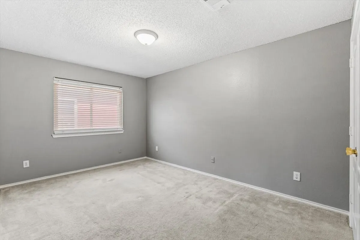 Single Family Residence For Rent in Tarrant County , 9061 Blue Ridge Trail, Fort Worth, Texas 76118, 3 Bedroom, 2 Bathroom, 2 Garage spaces, 1,780 Sqft, built in 1996, mls#21379789, Real Estate Agent in Fort Worth, Homes For Rent in Tarrant county, Homes For Rent in Fort Worth, Realtor in Fort Worth Texas, Real Estate Brokerage Independent Realty Texas, Luminita Cordes Realtor