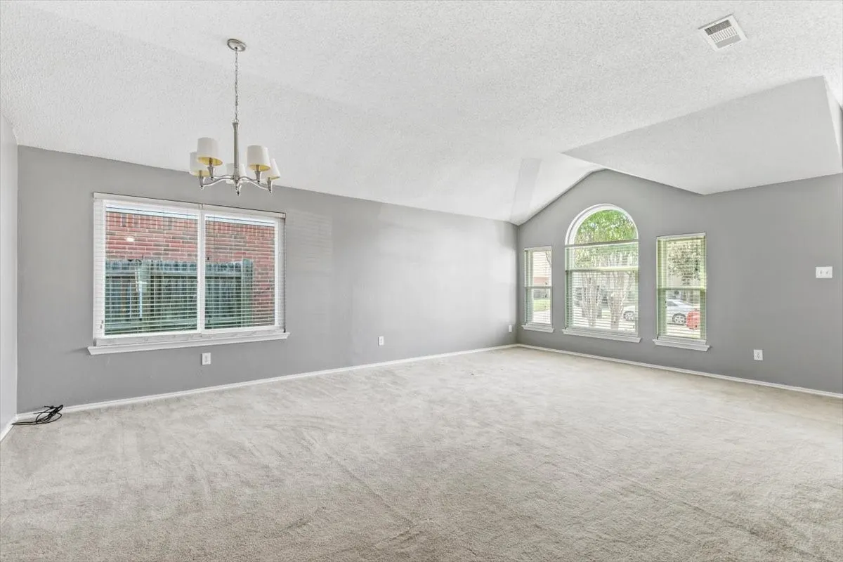 Single Family Residence For Rent in Tarrant County , 9061 Blue Ridge Trail, Fort Worth, Texas 76118, 3 Bedroom, 2 Bathroom, 2 Garage spaces, 1,780 Sqft, built in 1996, mls#21379789, Real Estate Agent in Fort Worth, Homes For Rent in Tarrant county, Homes For Rent in Fort Worth, Realtor in Fort Worth Texas, Real Estate Brokerage Independent Realty Texas, Luminita Cordes Realtor