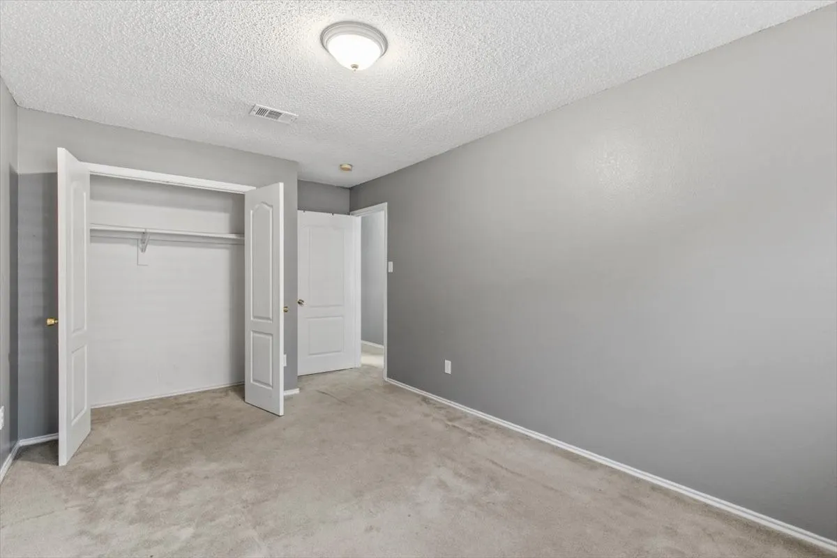 Single Family Residence For Rent in Tarrant County , 9061 Blue Ridge Trail, Fort Worth, Texas 76118, 3 Bedroom, 2 Bathroom, 2 Garage spaces, 1,780 Sqft, built in 1996, mls#21379789, Real Estate Agent in Fort Worth, Homes For Rent in Tarrant county, Homes For Rent in Fort Worth, Realtor in Fort Worth Texas, Real Estate Brokerage Independent Realty Texas, Luminita Cordes Realtor